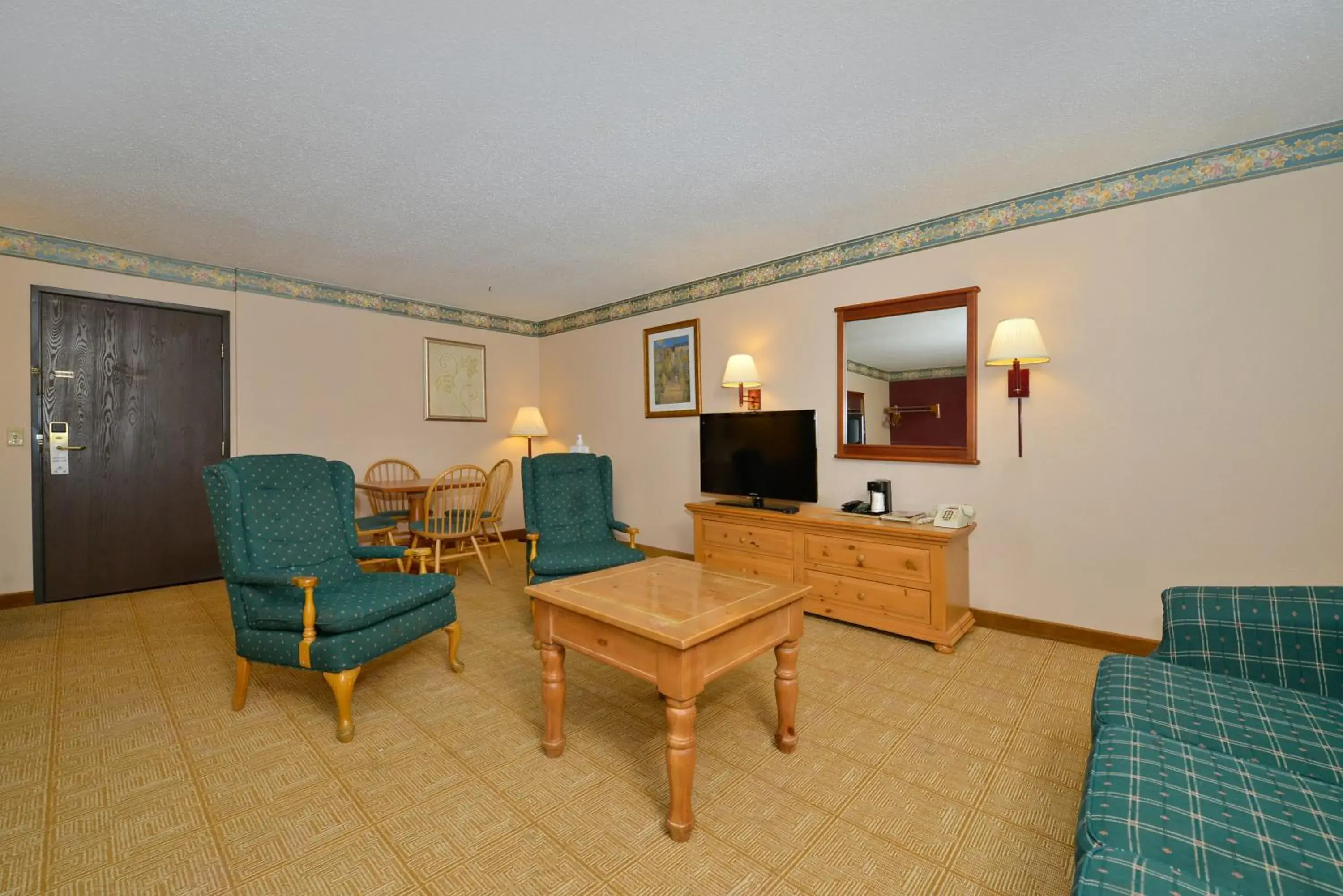 Living room, Seating Area in Americas Best Value Inn Decatur