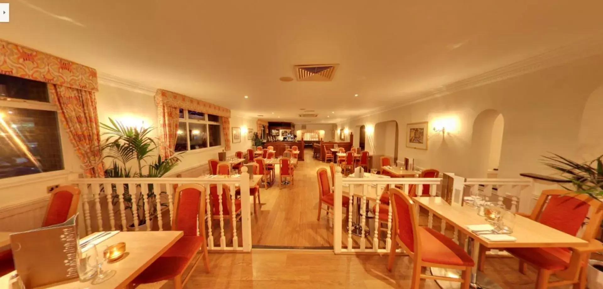 Restaurant/Places to Eat in Consort Hotel
