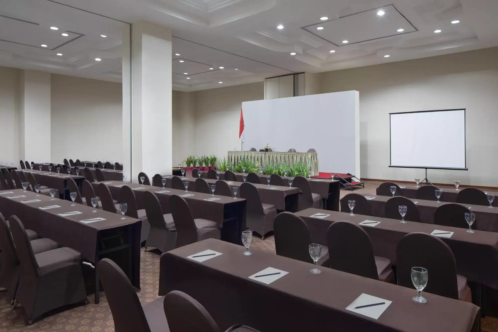 Business facilities in Aryaduta Manado