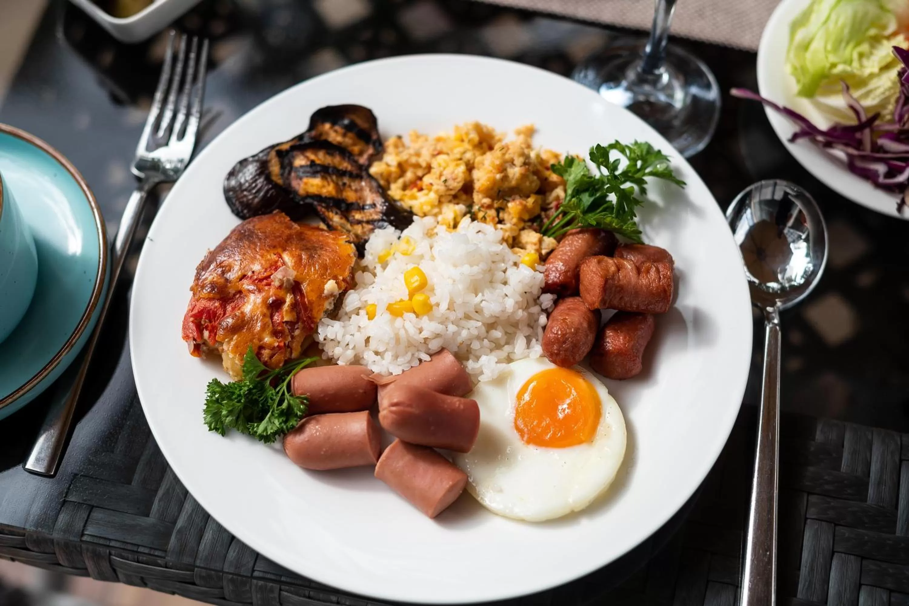 Buffet breakfast, Food in Tauke Khan Plaza