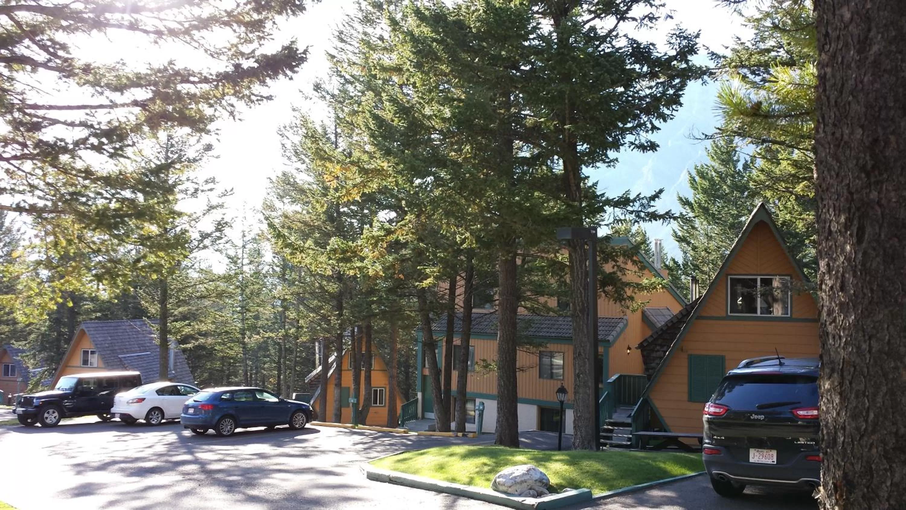Facade/entrance in Douglas Fir Resort & Chalets