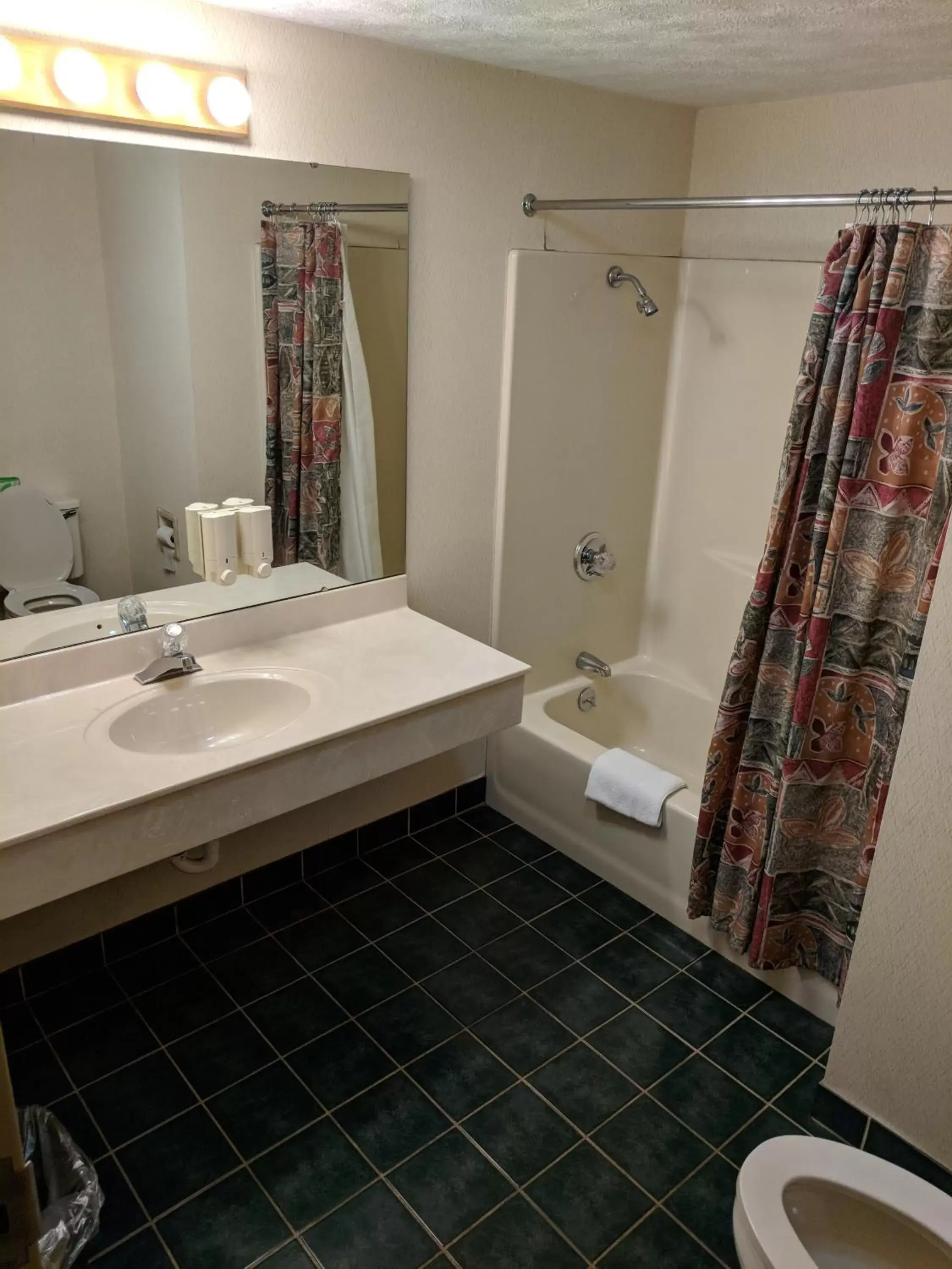 Bathroom in South Shore Inn
