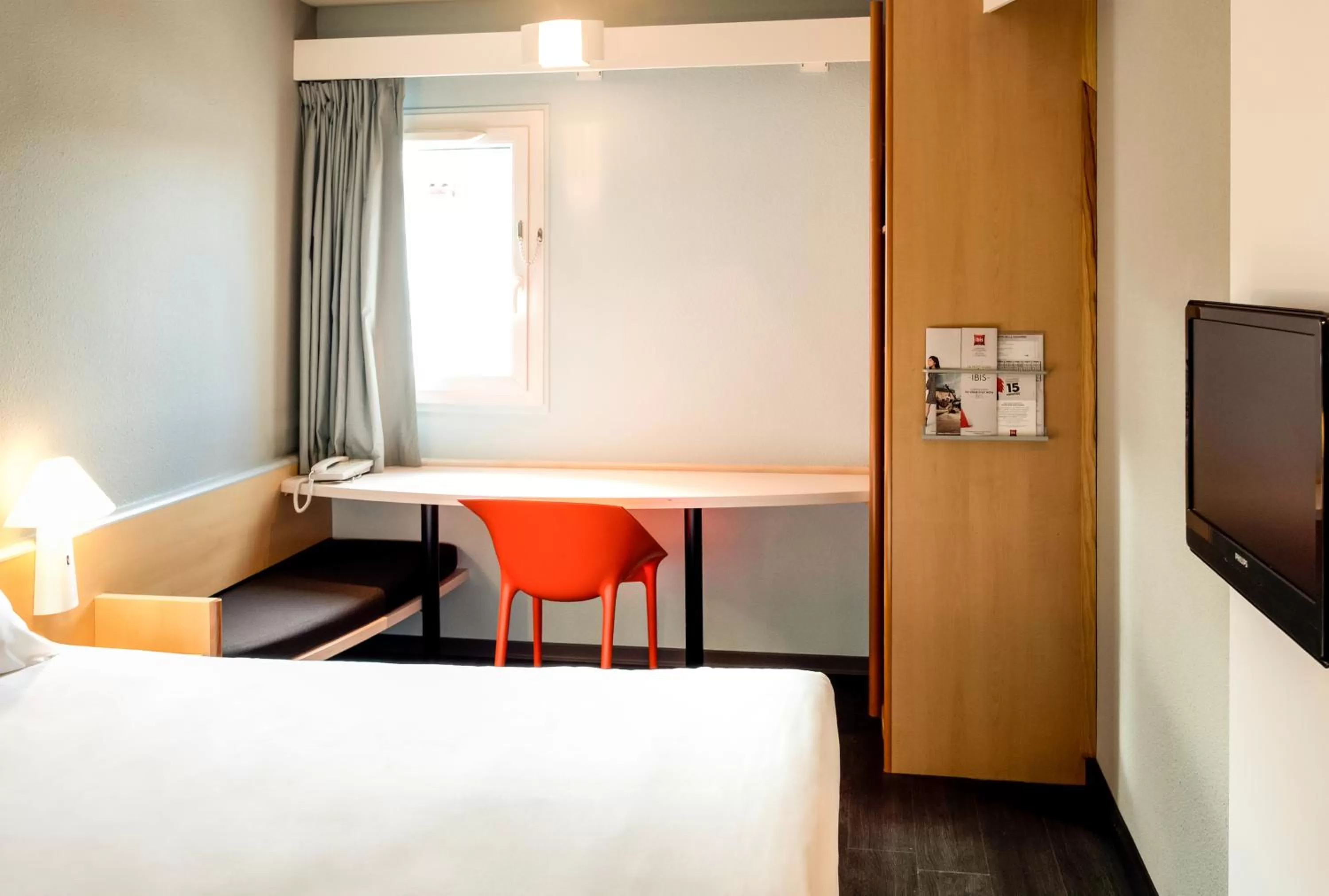 TV and multimedia, Bed in ibis Dieppe Le Val Druel