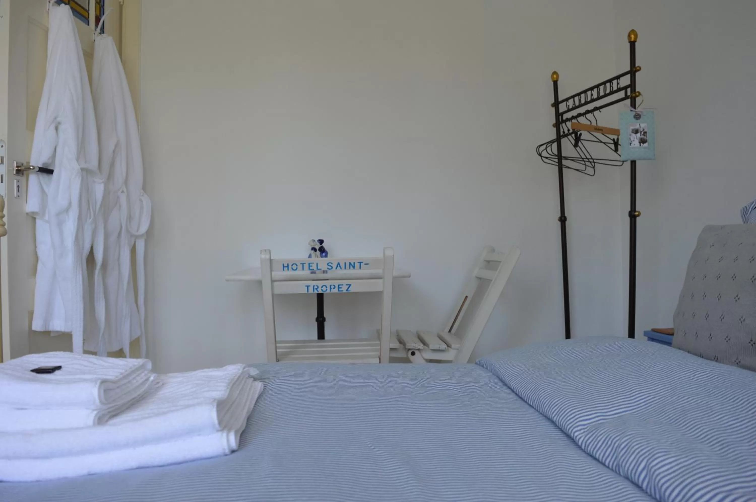 Photo of the whole room, Bed in Bed & Breakfast Jo Amsterdam