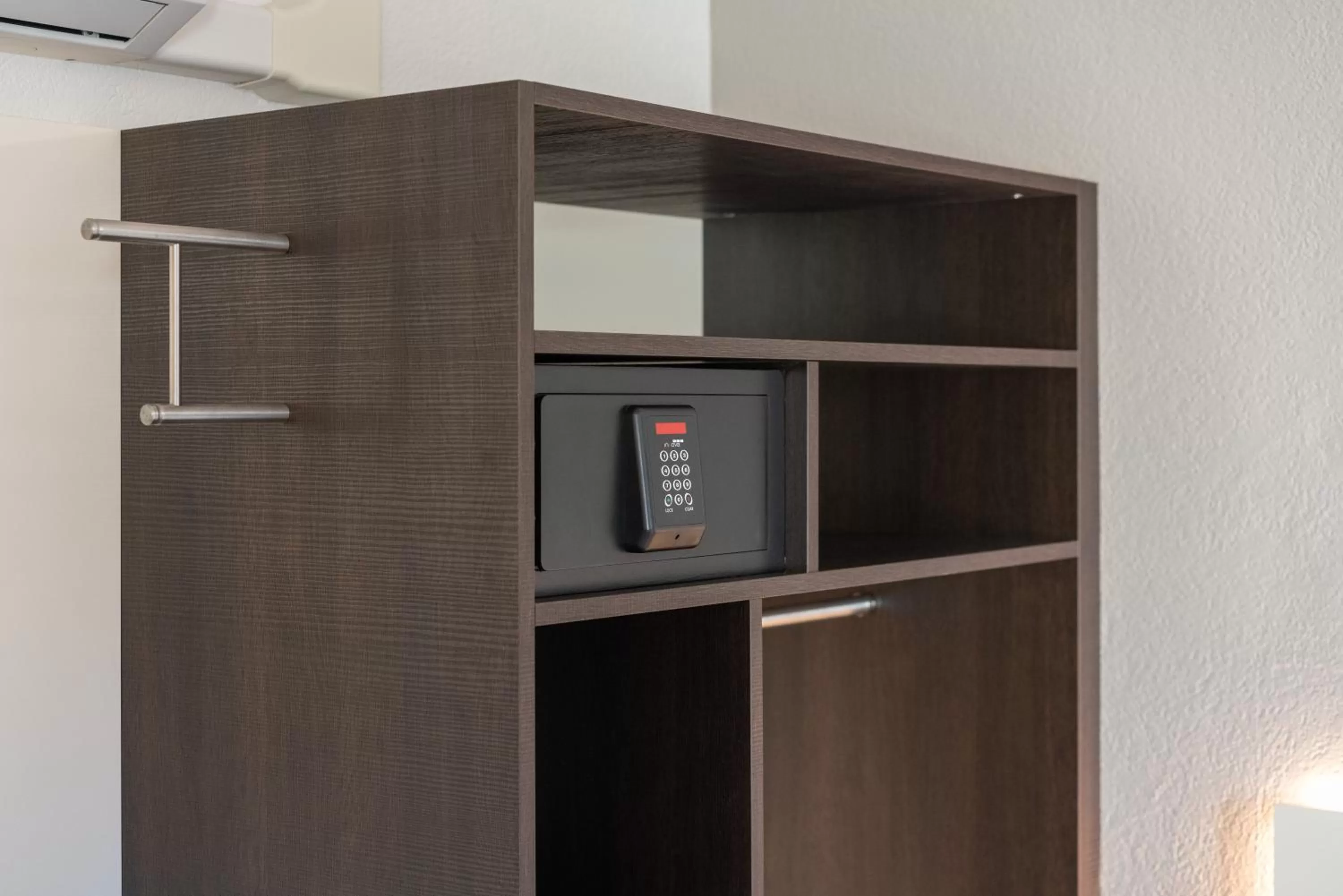 Bedroom in Hotel Derby Interlaken - self check-in