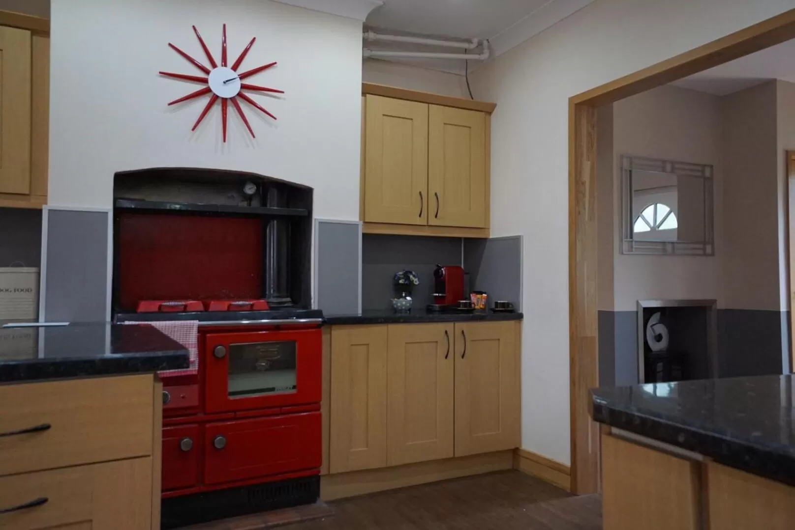Kitchen or kitchenette in West View Lodge