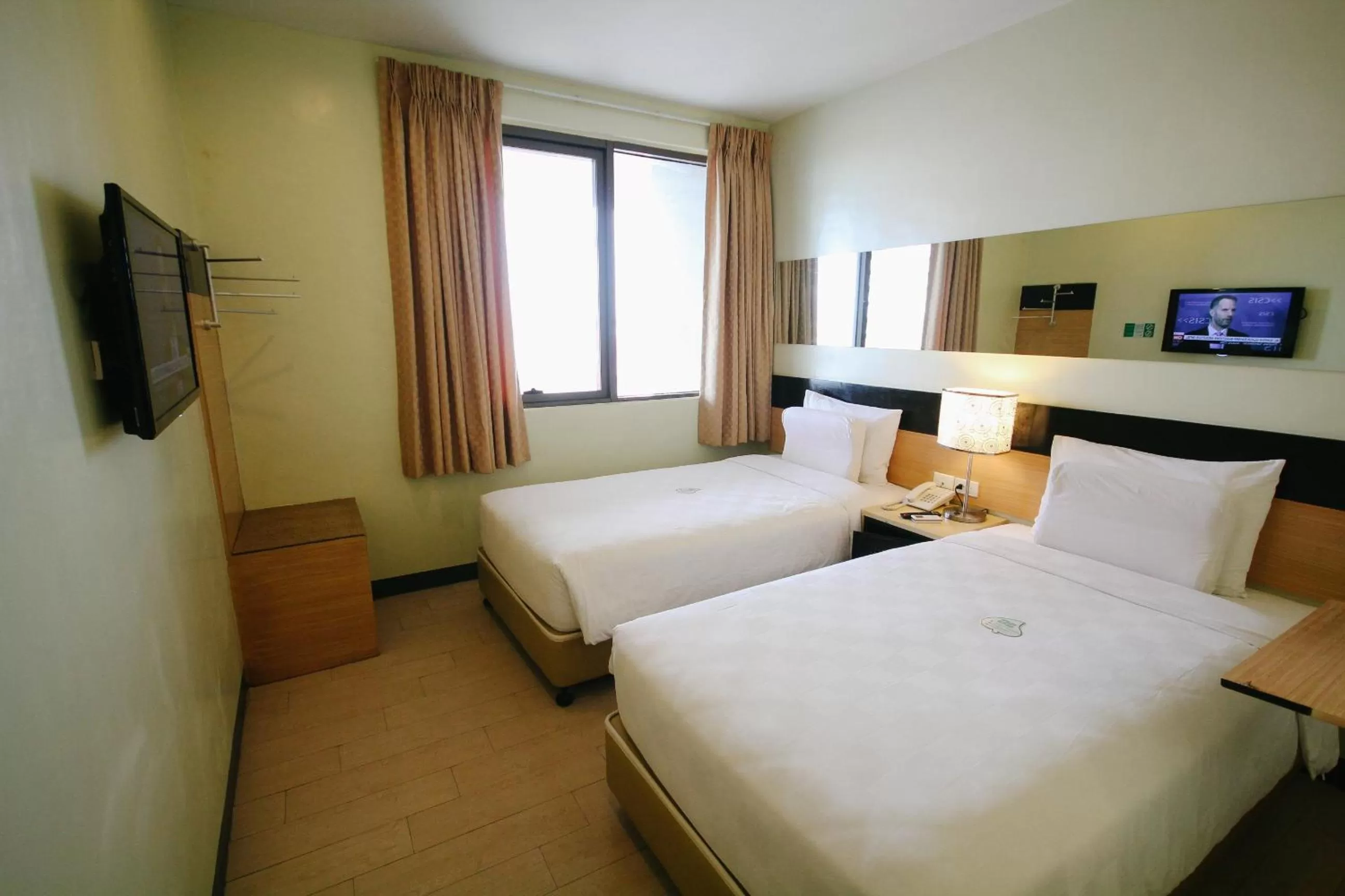 Day, Bed in Go Hotels Iloilo