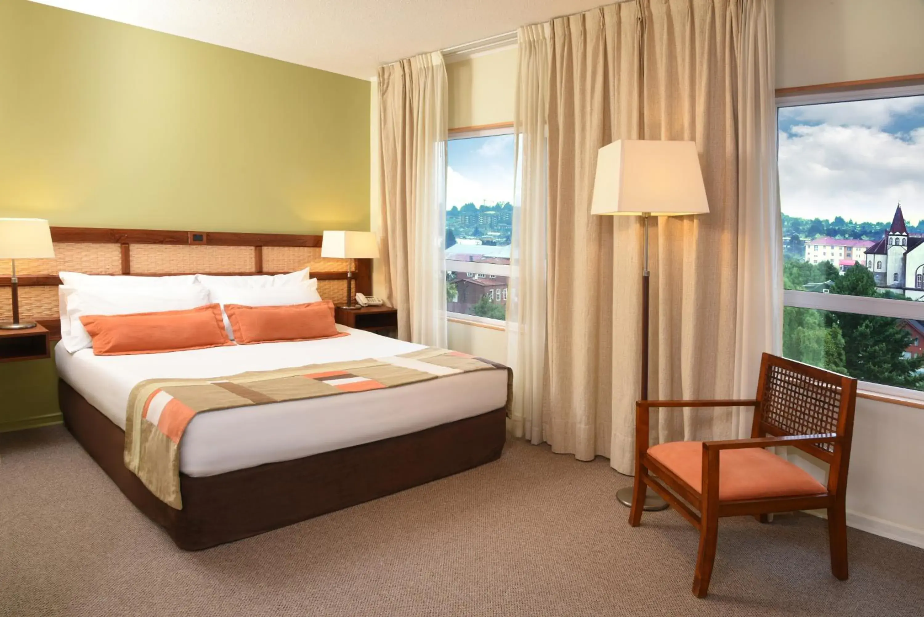 Bedroom, Bed in Solace Hotel Puerto Varas