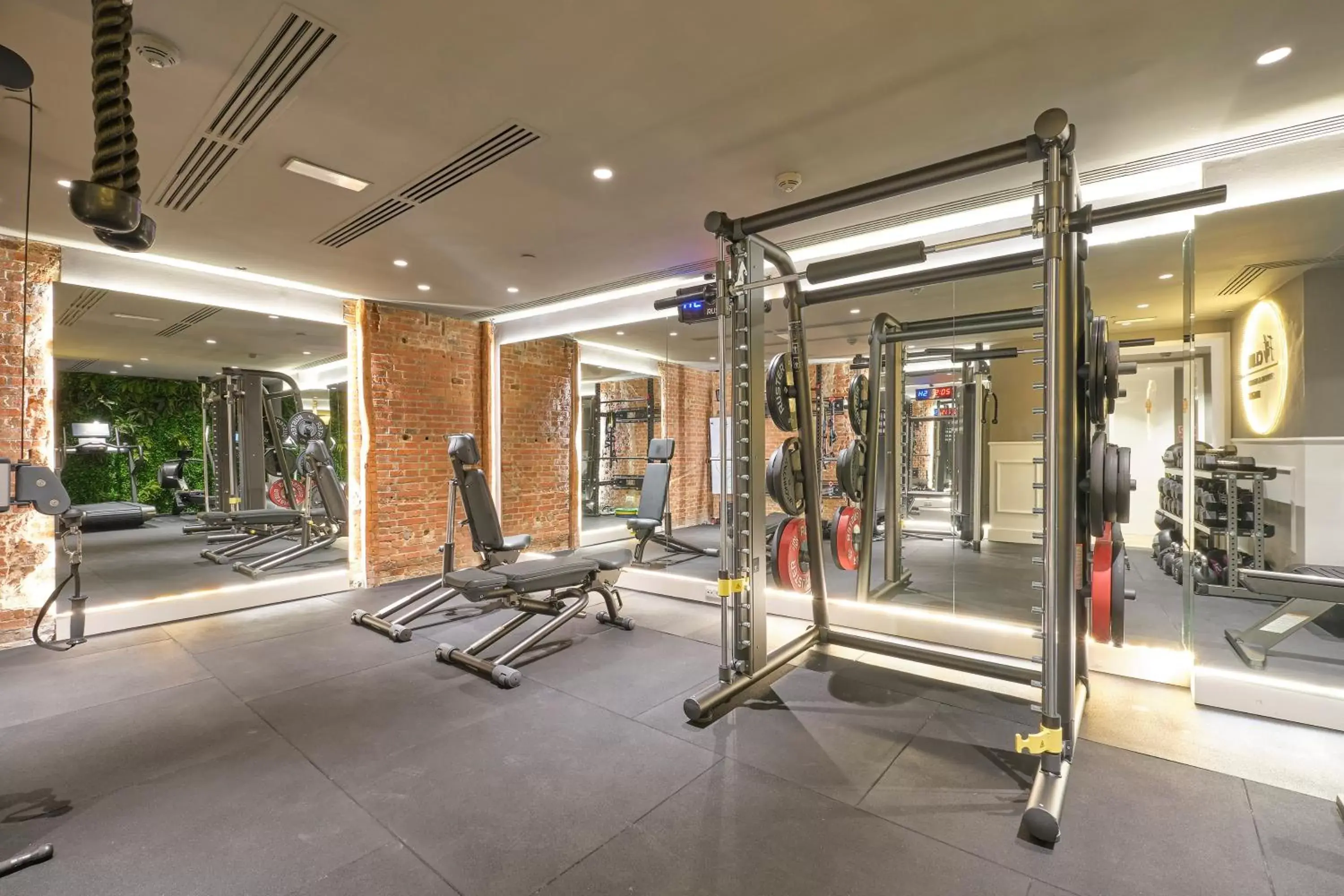 Fitness centre/facilities, Fitness Center/Facilities in Me Madrid Reina Victoria