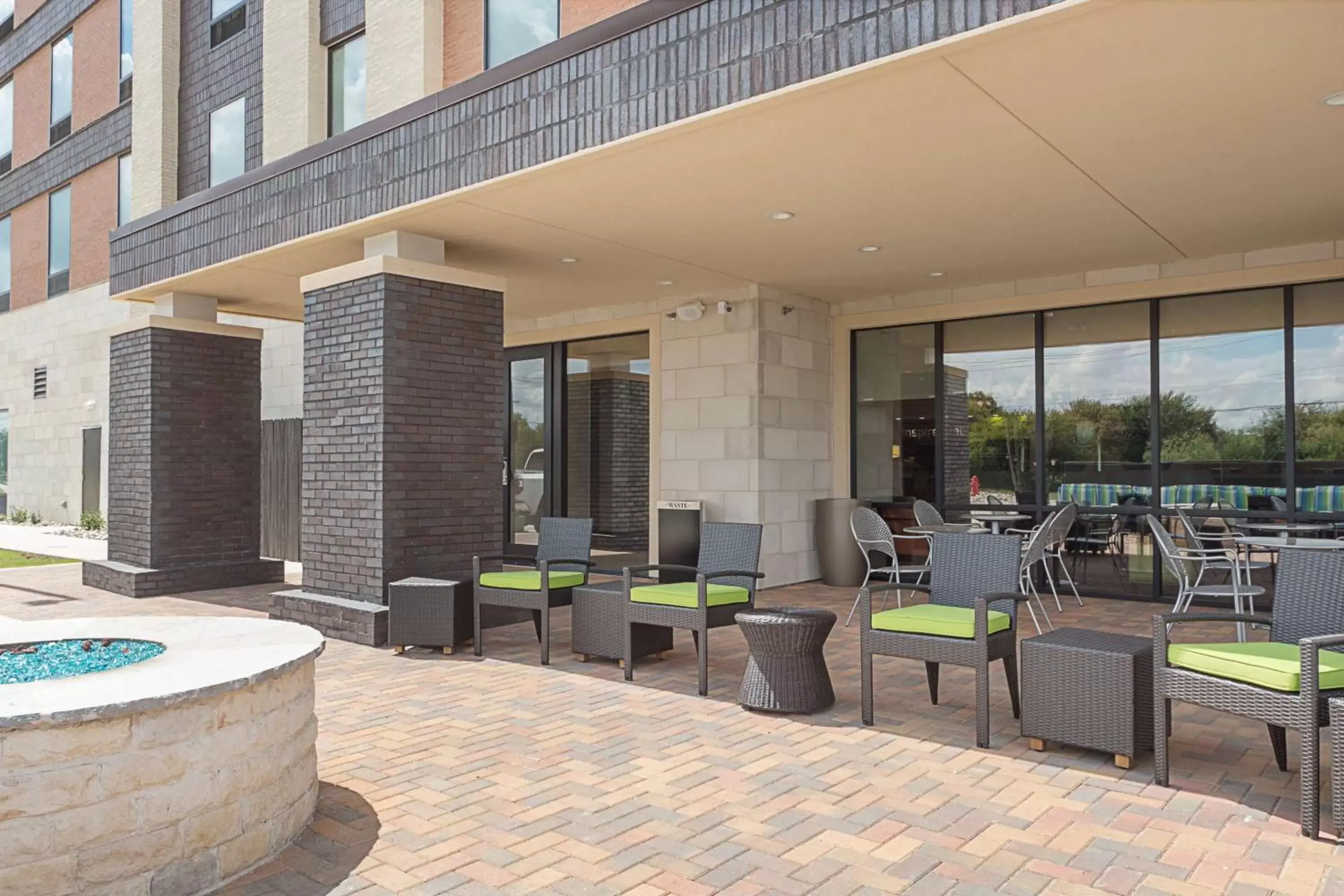 Property building in Home2 Suites By Hilton Dallas Grand Prairie