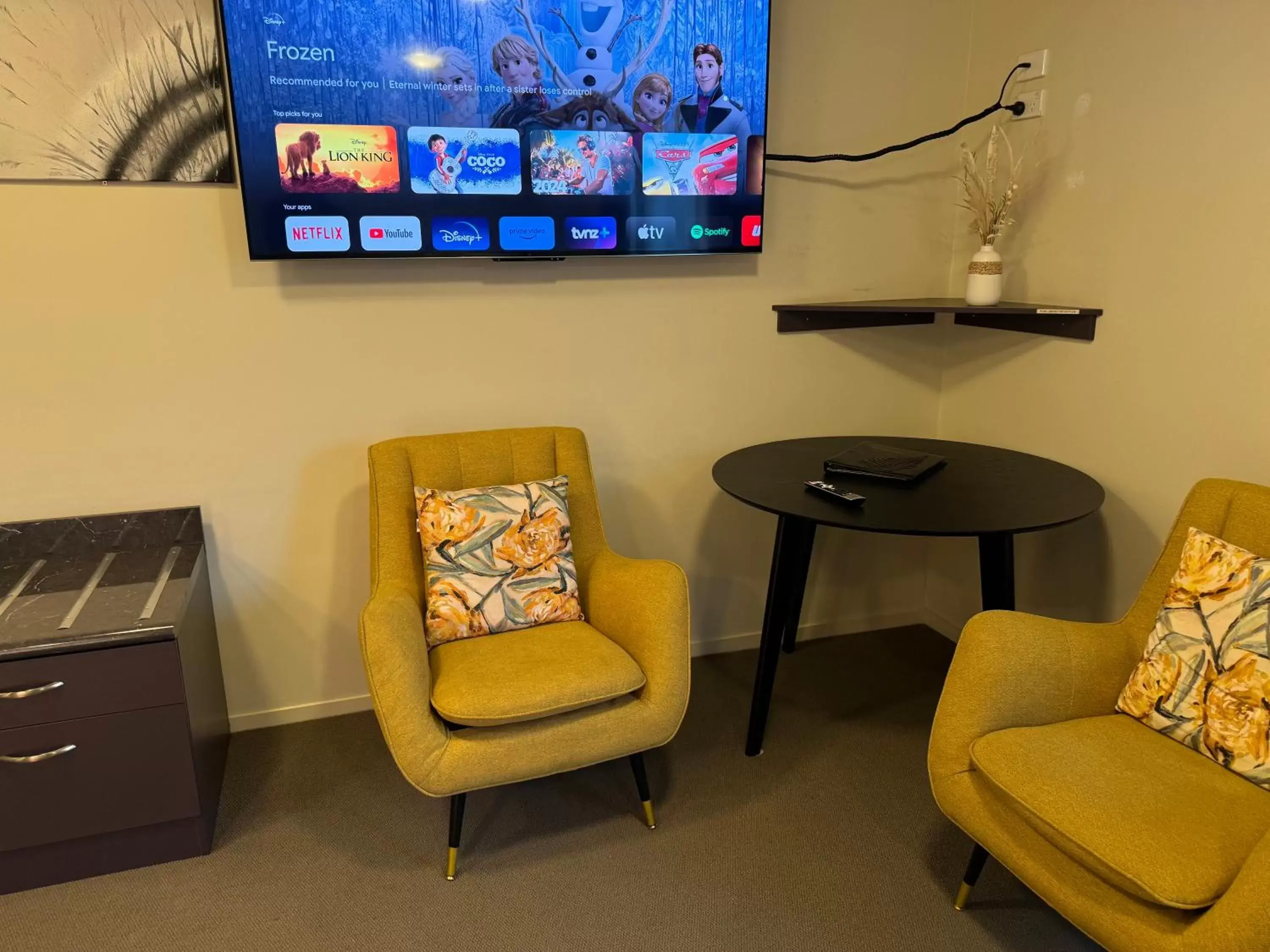 TV and multimedia, TV/Entertainment Center in B-Ks Premier Motel Palmerston North