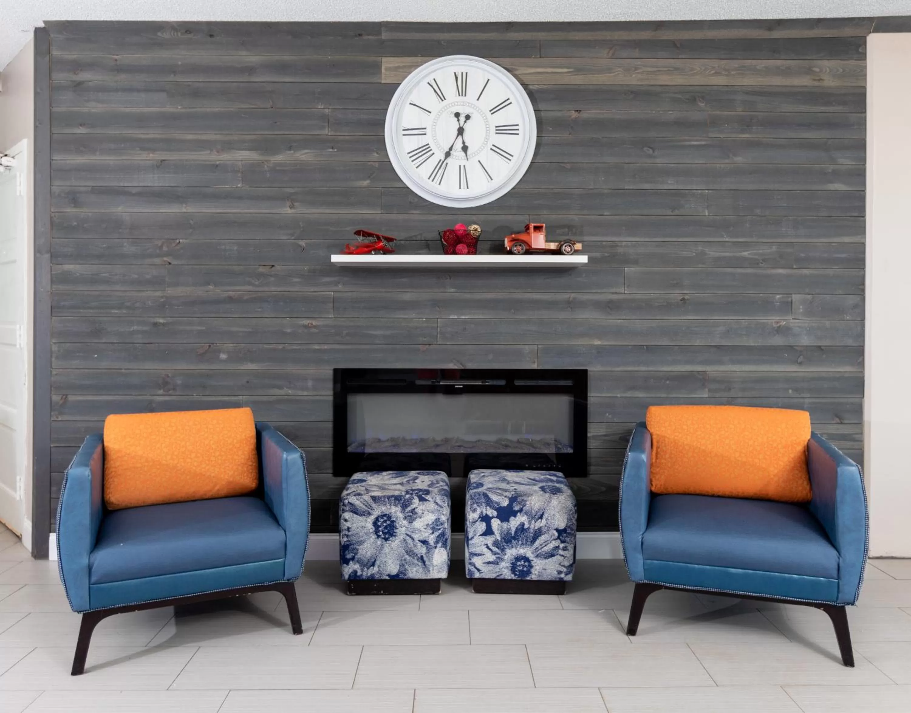 Seating area in Super 8 by Wyndham Goldsboro