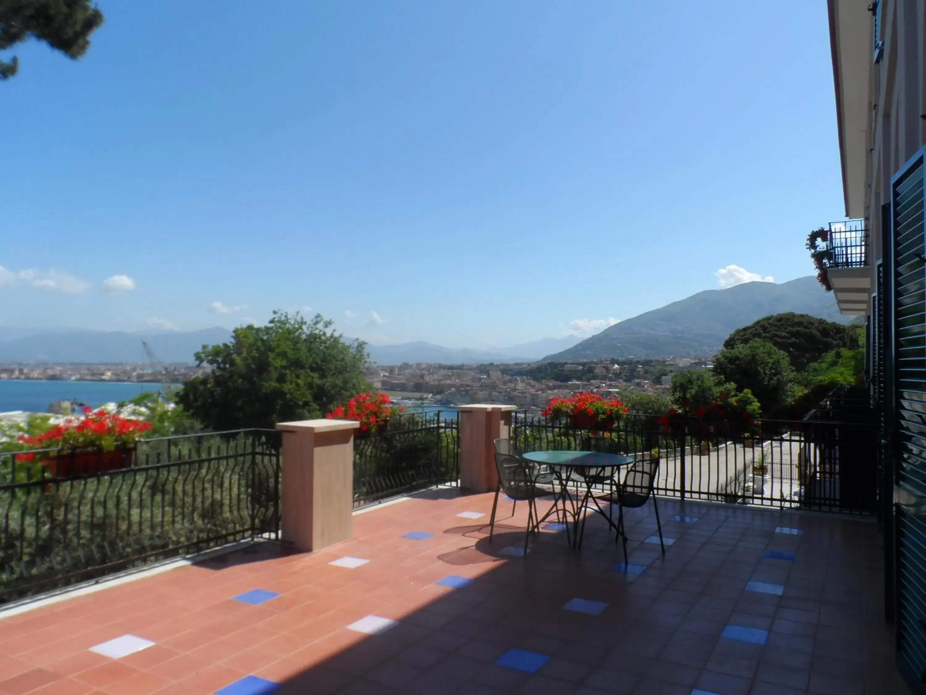 Restaurant/places to eat, Patio/Outdoor Area in Ancelle Sorrento - Casa d'Accoglienza