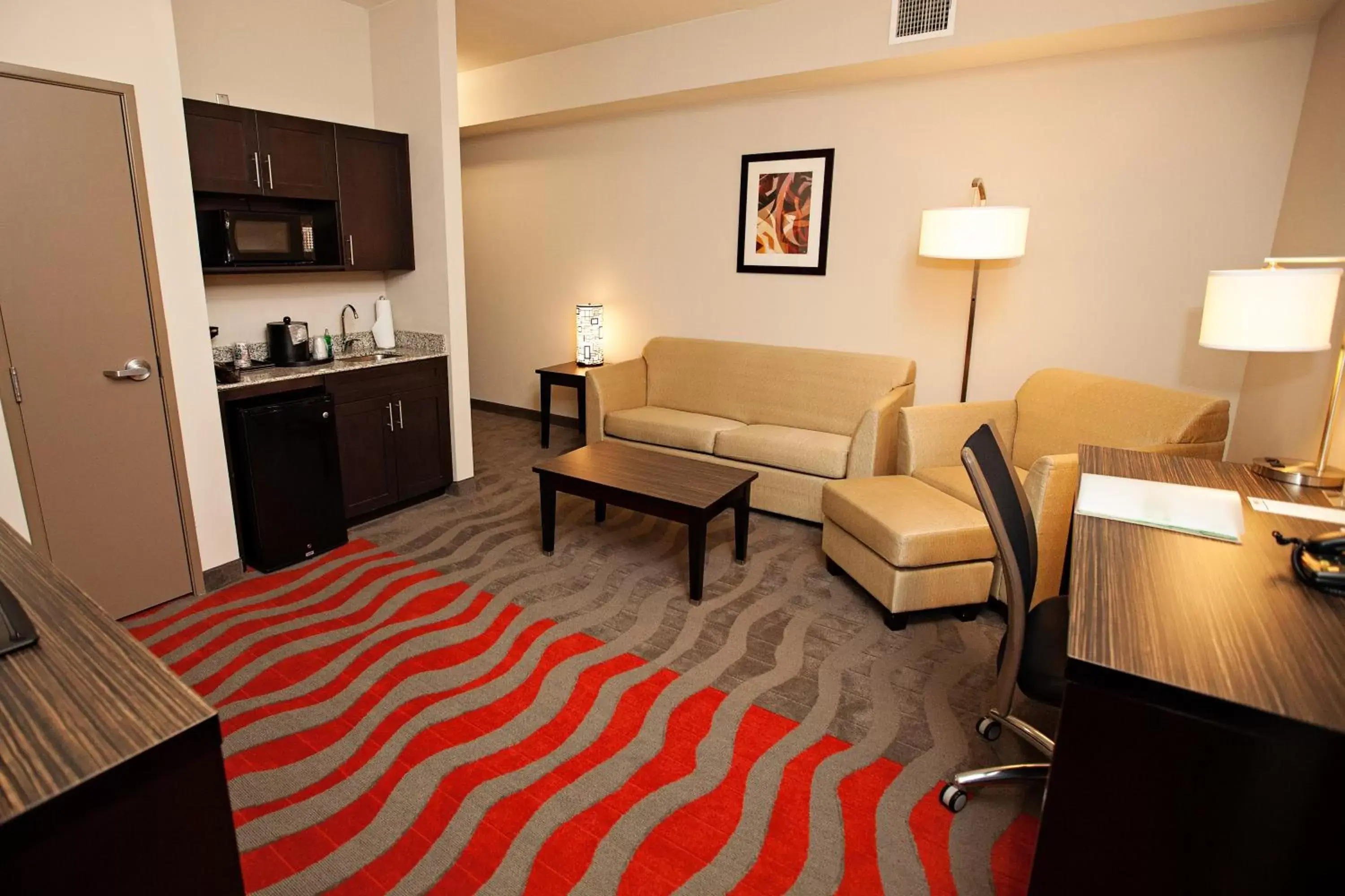 Photo of the whole room, Seating Area in Holiday Inn Houston West - Westway Park, an IHG Hotel