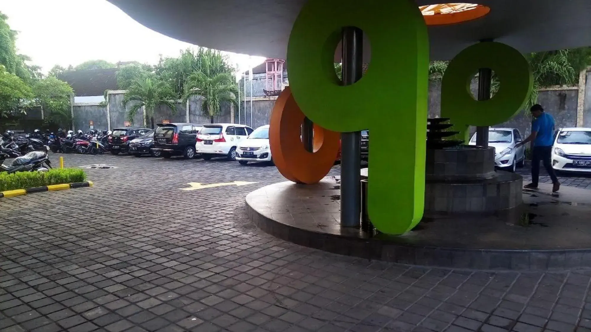 Area and facilities in Pop! Hotel Kuta Beach