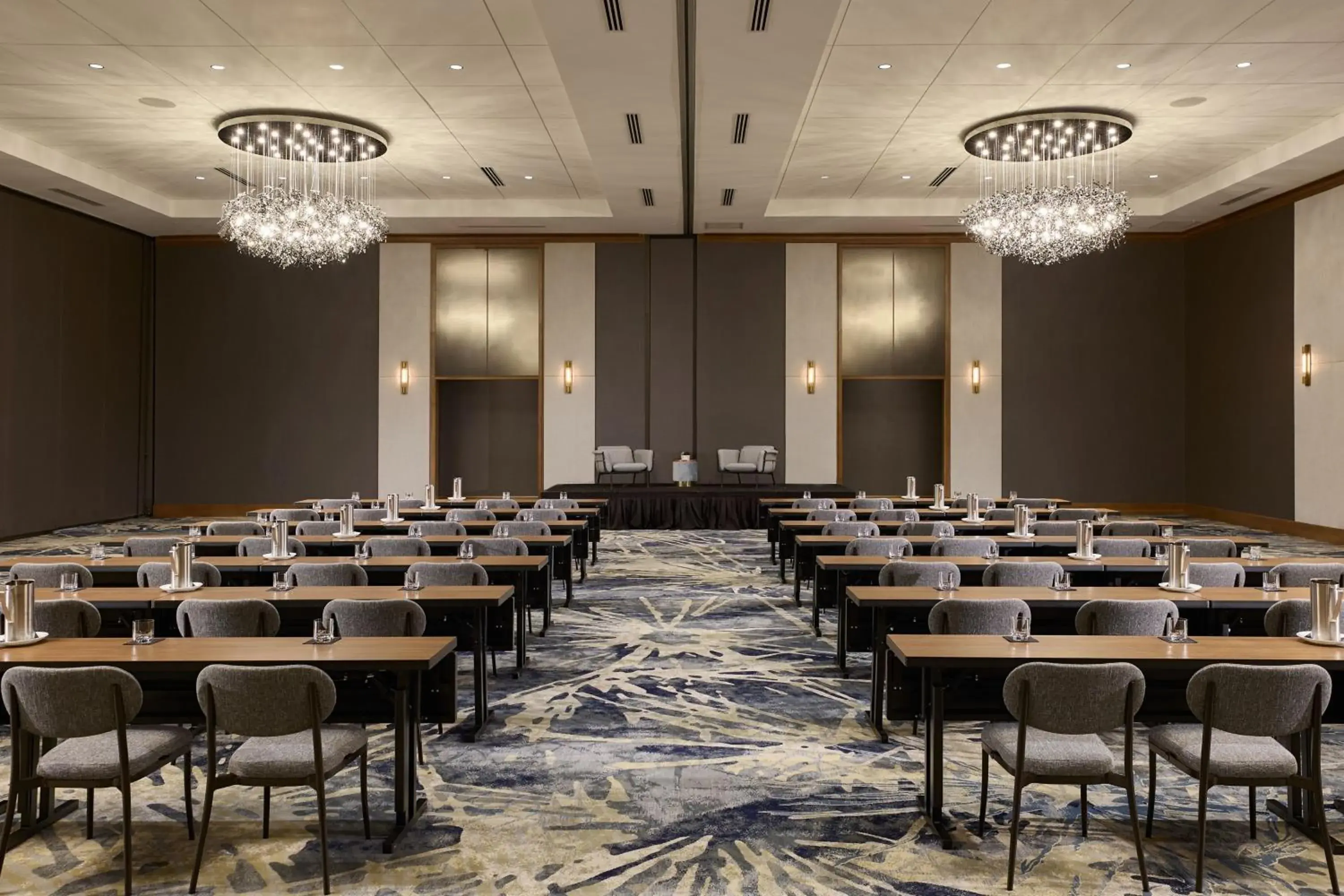 Meeting/conference room in The Westin Raleigh-Durham Airport