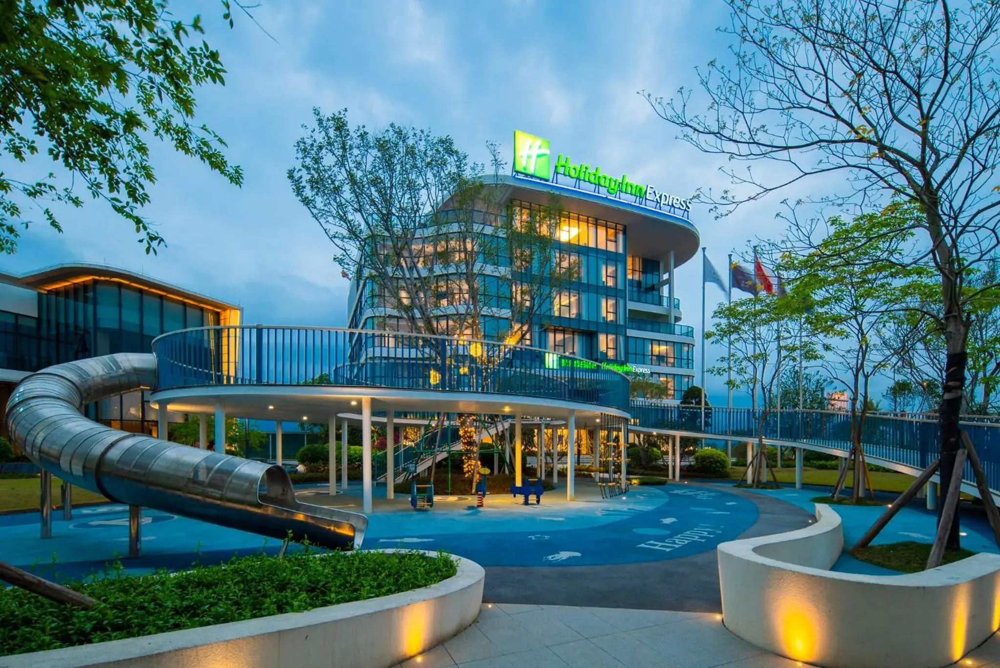 Fitness centre/facilities, Water Park in Holiday Inn Express Jiangmen Yinhu Bay, an IHG Hotel