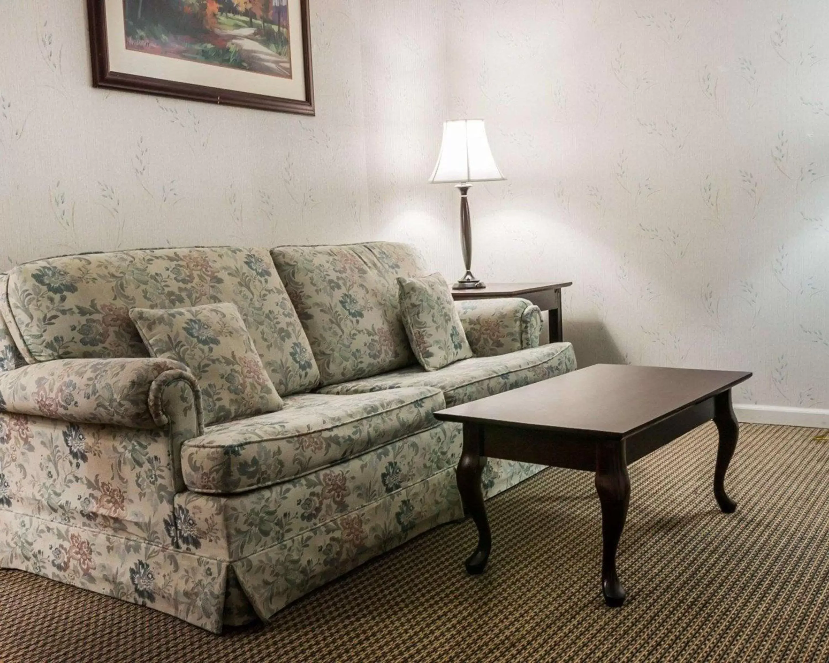 Photo of the whole room, Seating Area in Econo Lodge Inn & Suites