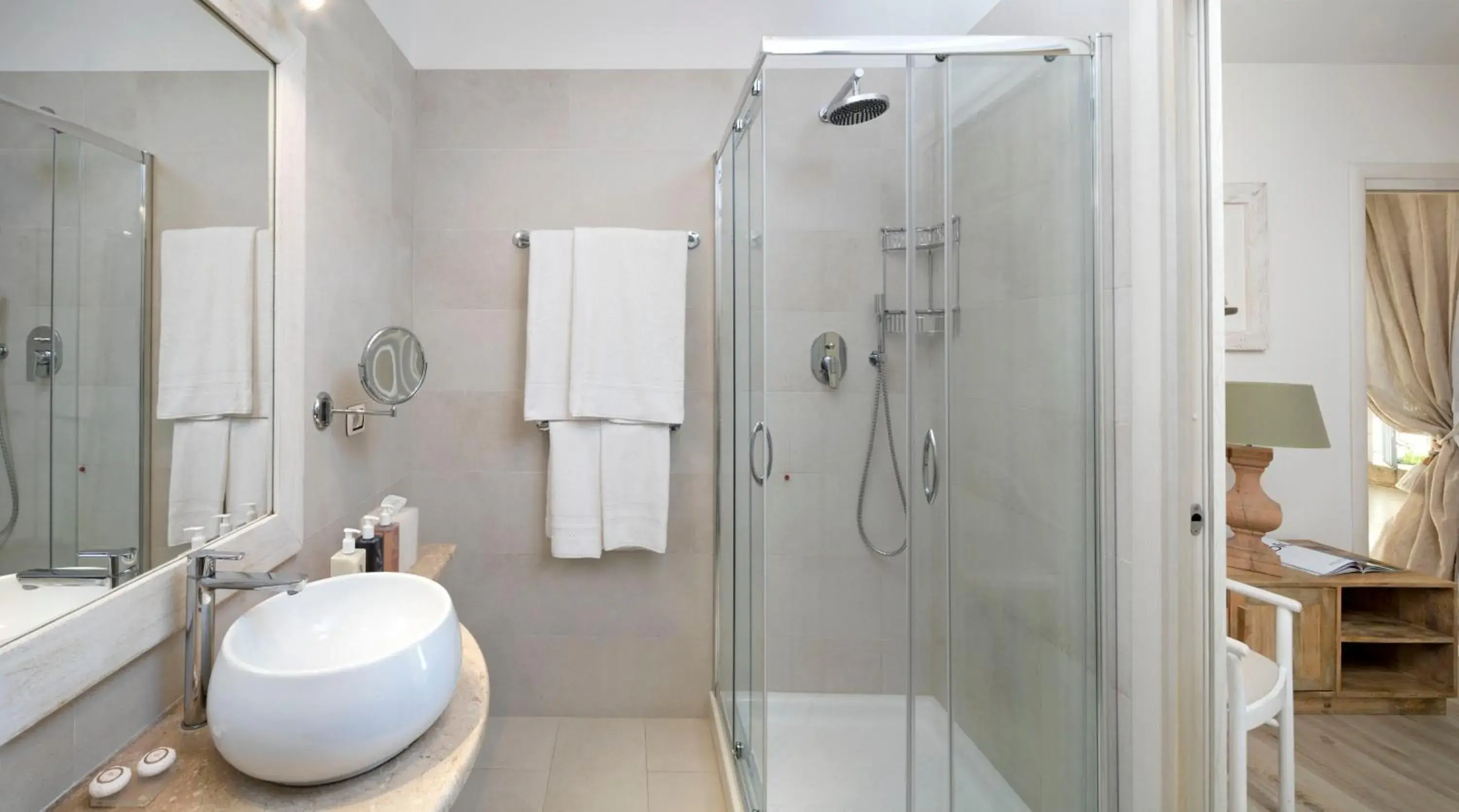Shower, Bathroom in Gabbiano Azzurro Hotel & Suites