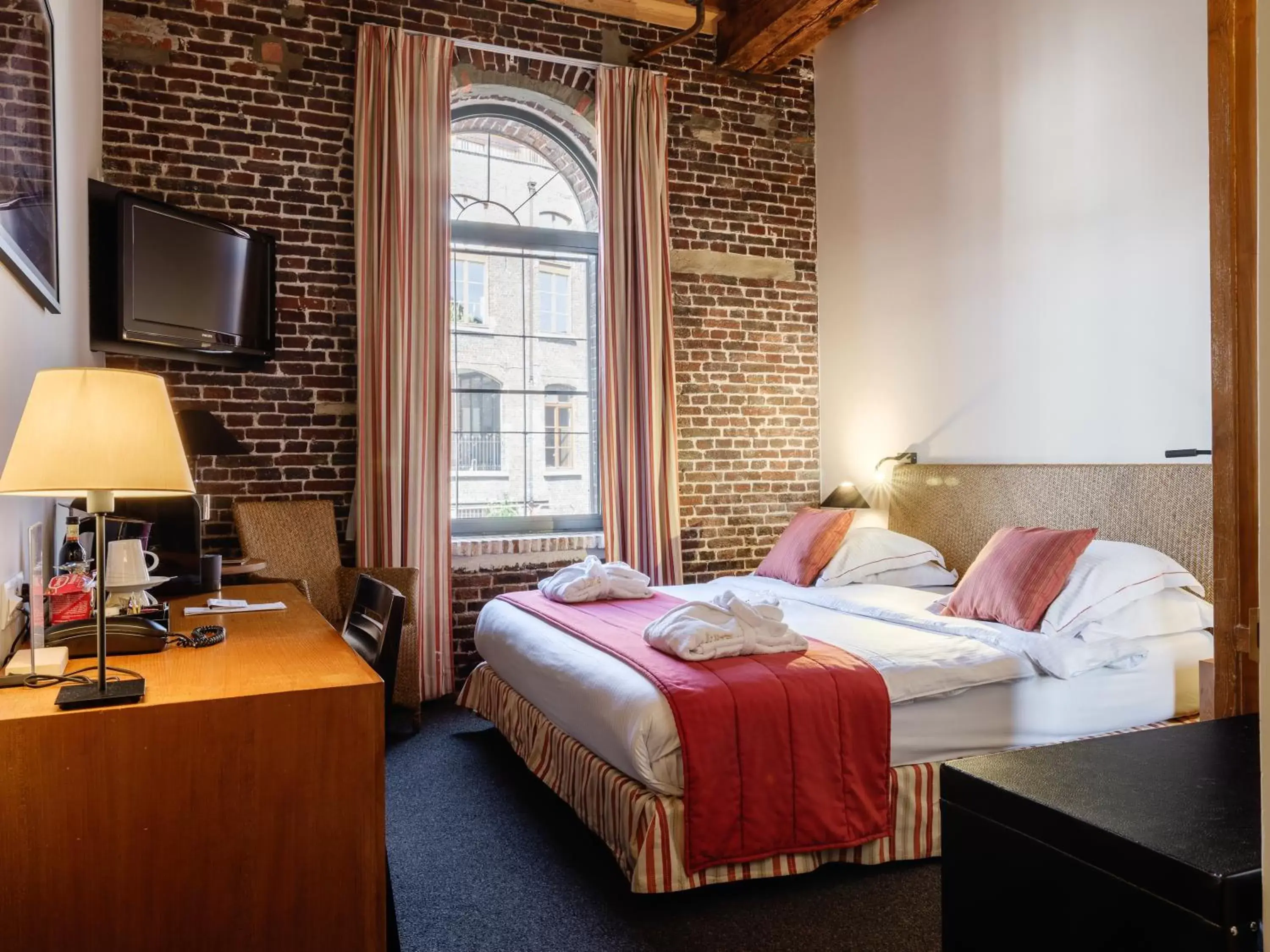 Bedroom, Bed in Ghent River Hotel