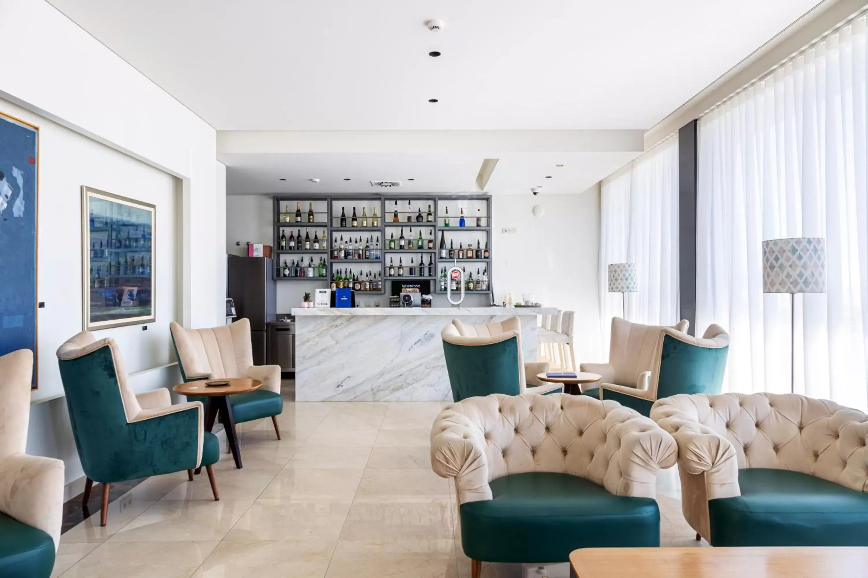 Lounge or bar in Oporto Airport & Business Hotel