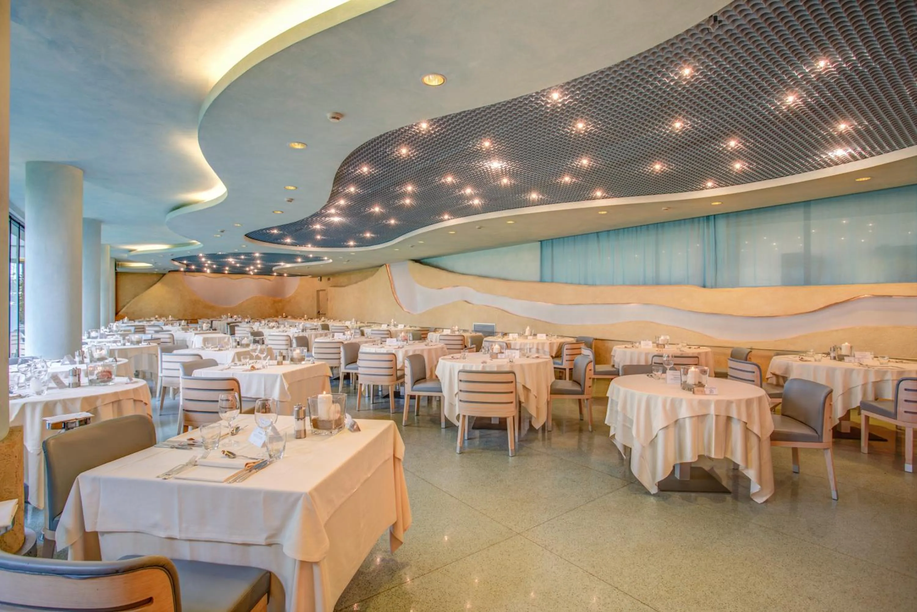 Restaurant/places to eat in Hotel Le Palme - Premier Resort