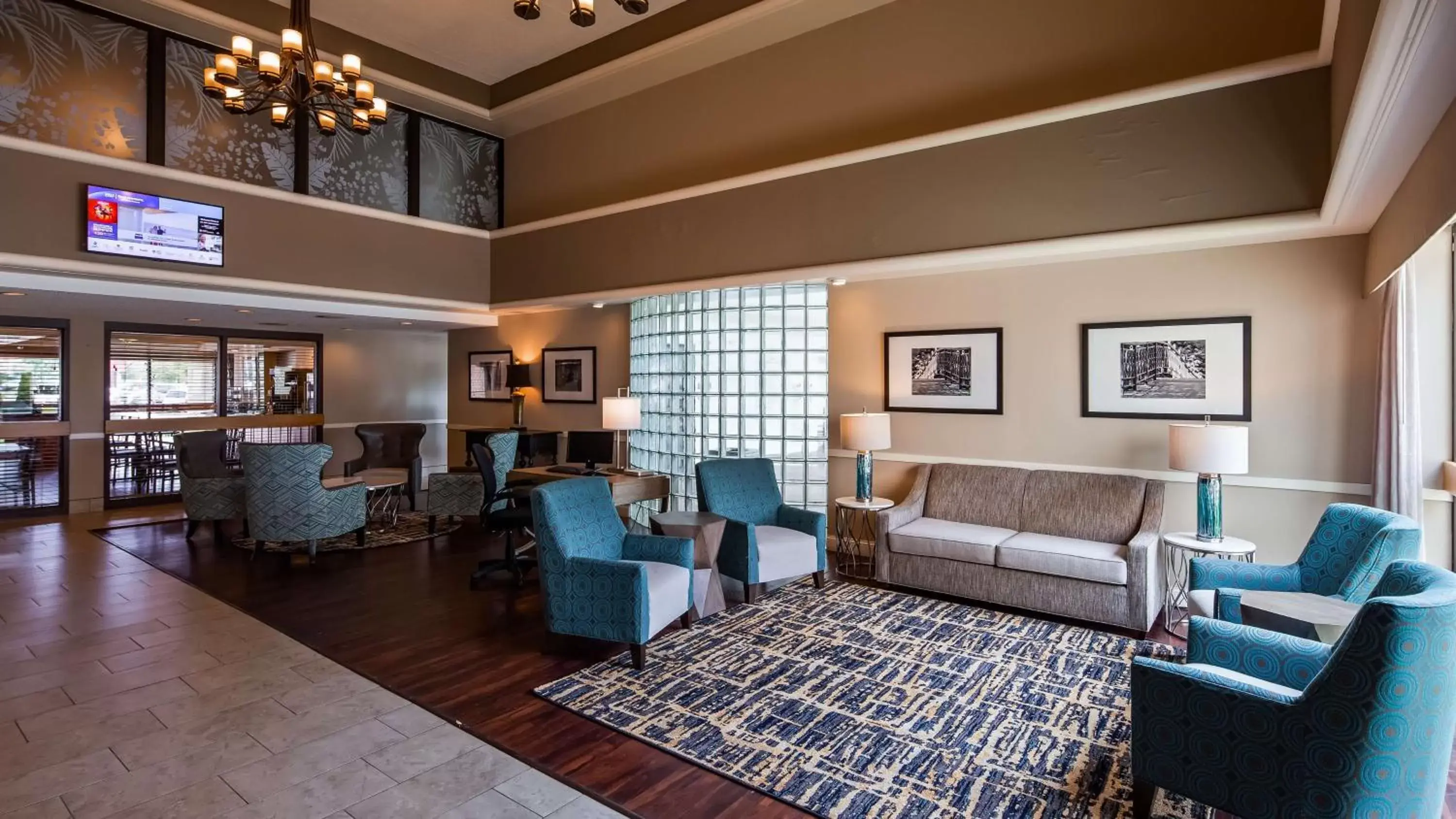 Lobby or reception, Seating Area in Best Western East Towne Suites
