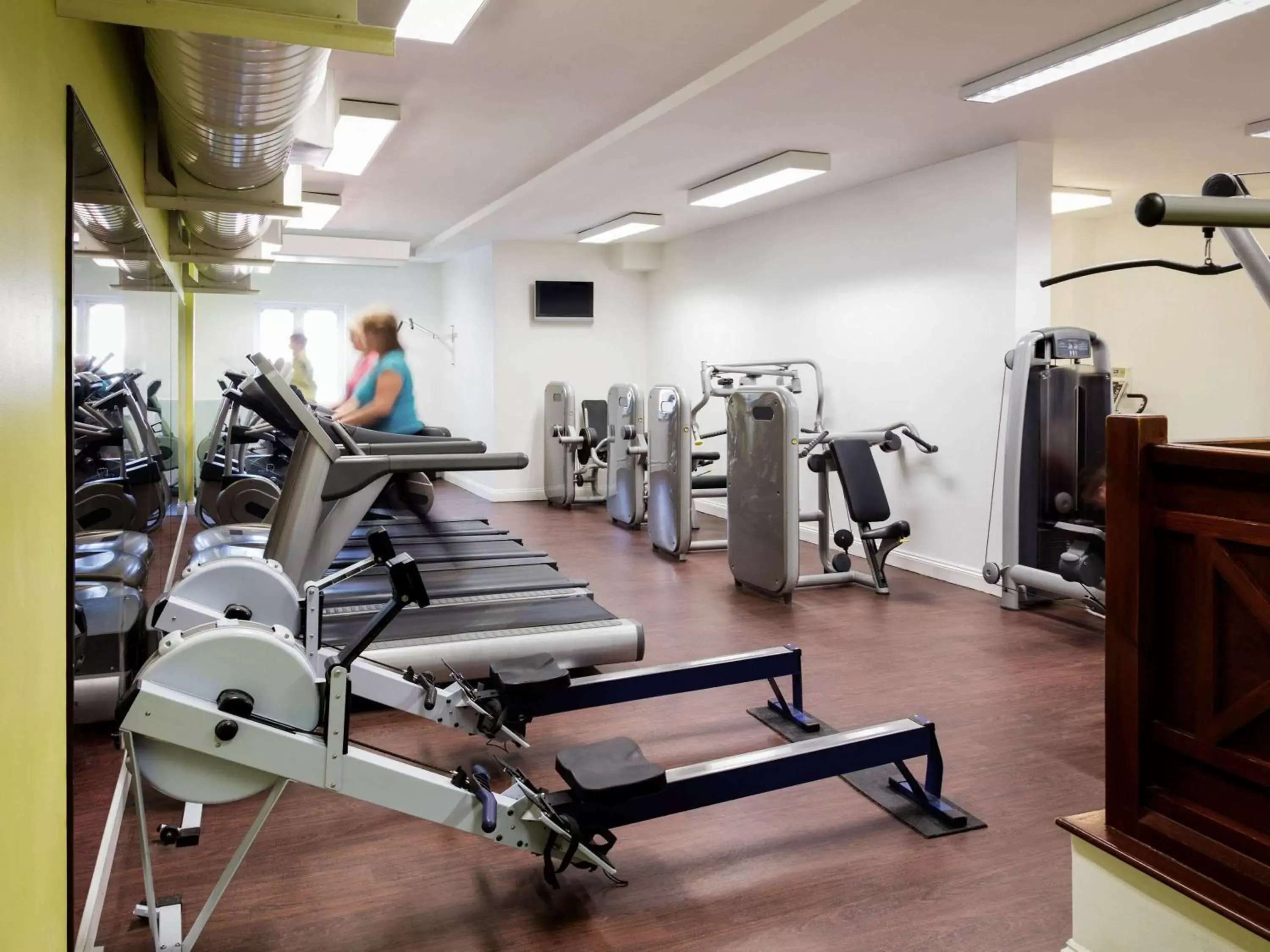 Spa and wellness centre/facilities, Fitness Center/Facilities in Mercure Warwickshire Walton Hall Hotel & Spa