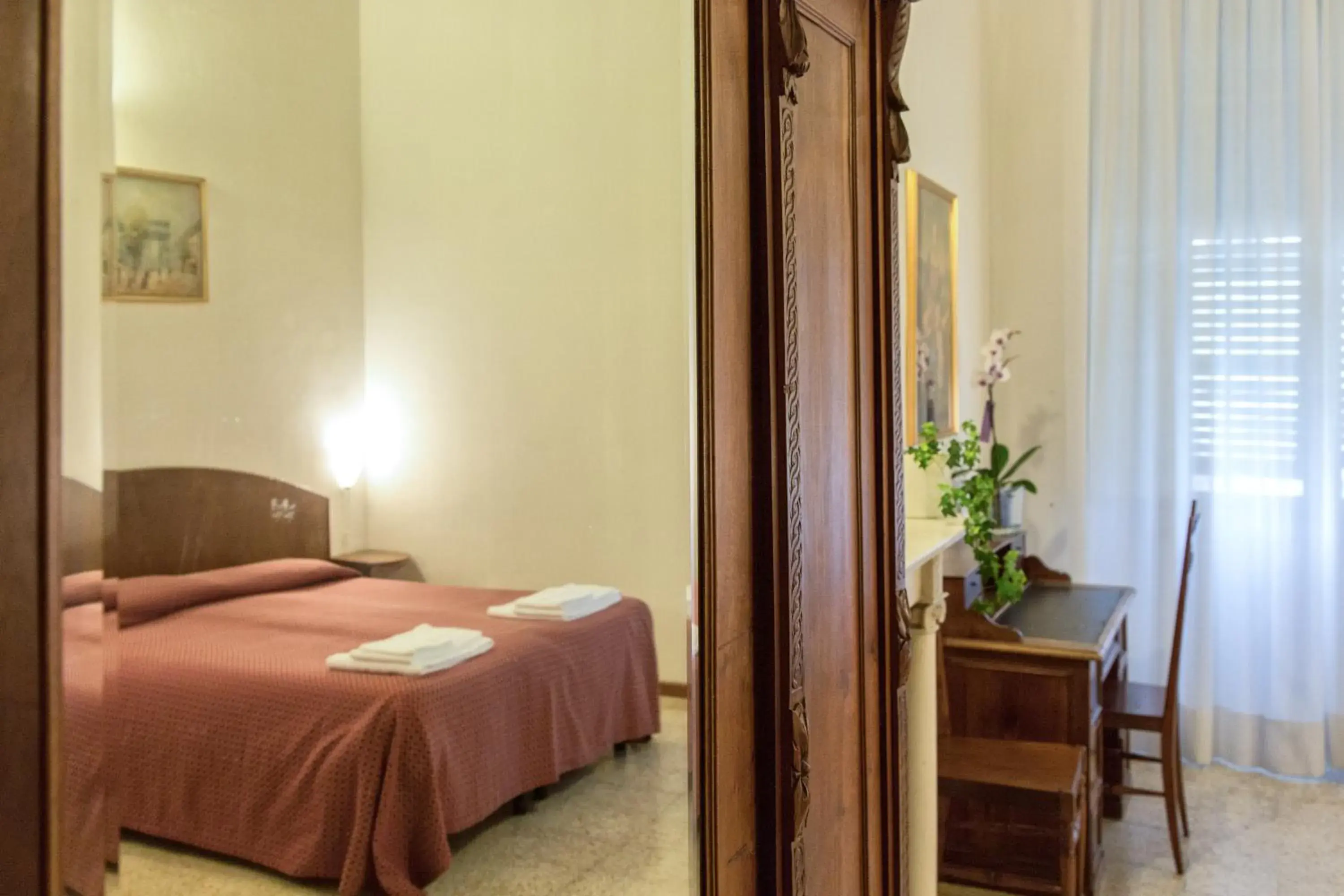 Photo of the whole room, Bed in Casa Santo Nome di Gesu