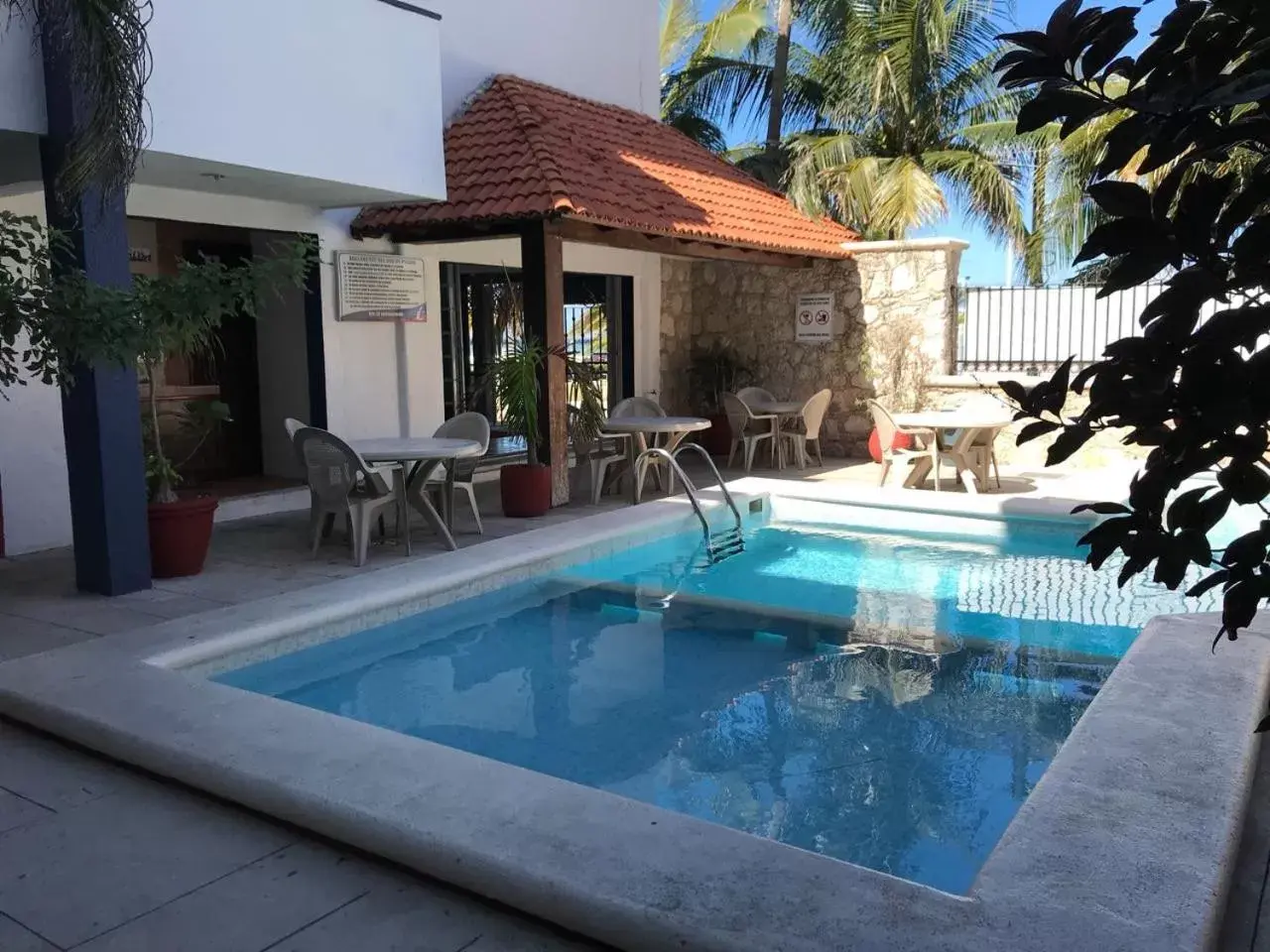 Swimming Pool in Progreso Beach Hotel