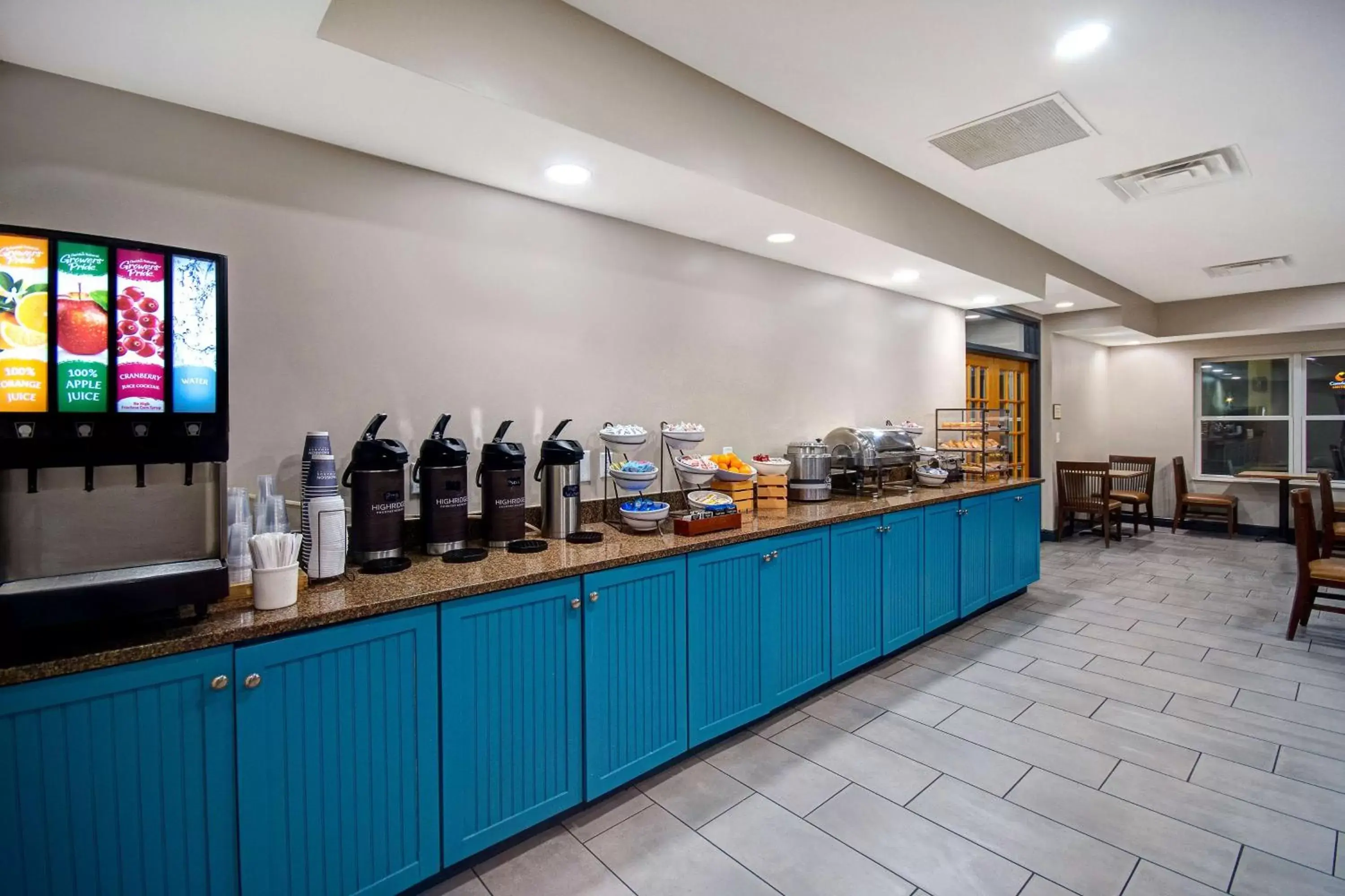 Breakfast, Restaurant/Places to Eat in Country Inn & Suites by Radisson, Cincinnati Airport, KY