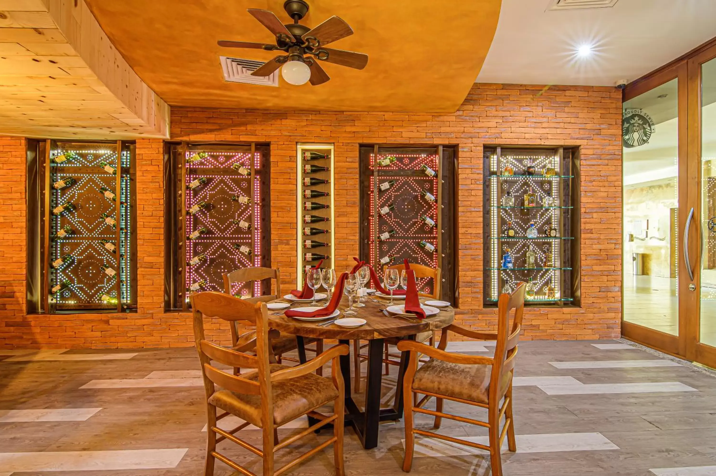 Area and facilities, Dining Area in Barceló Gran Faro Los Cabos