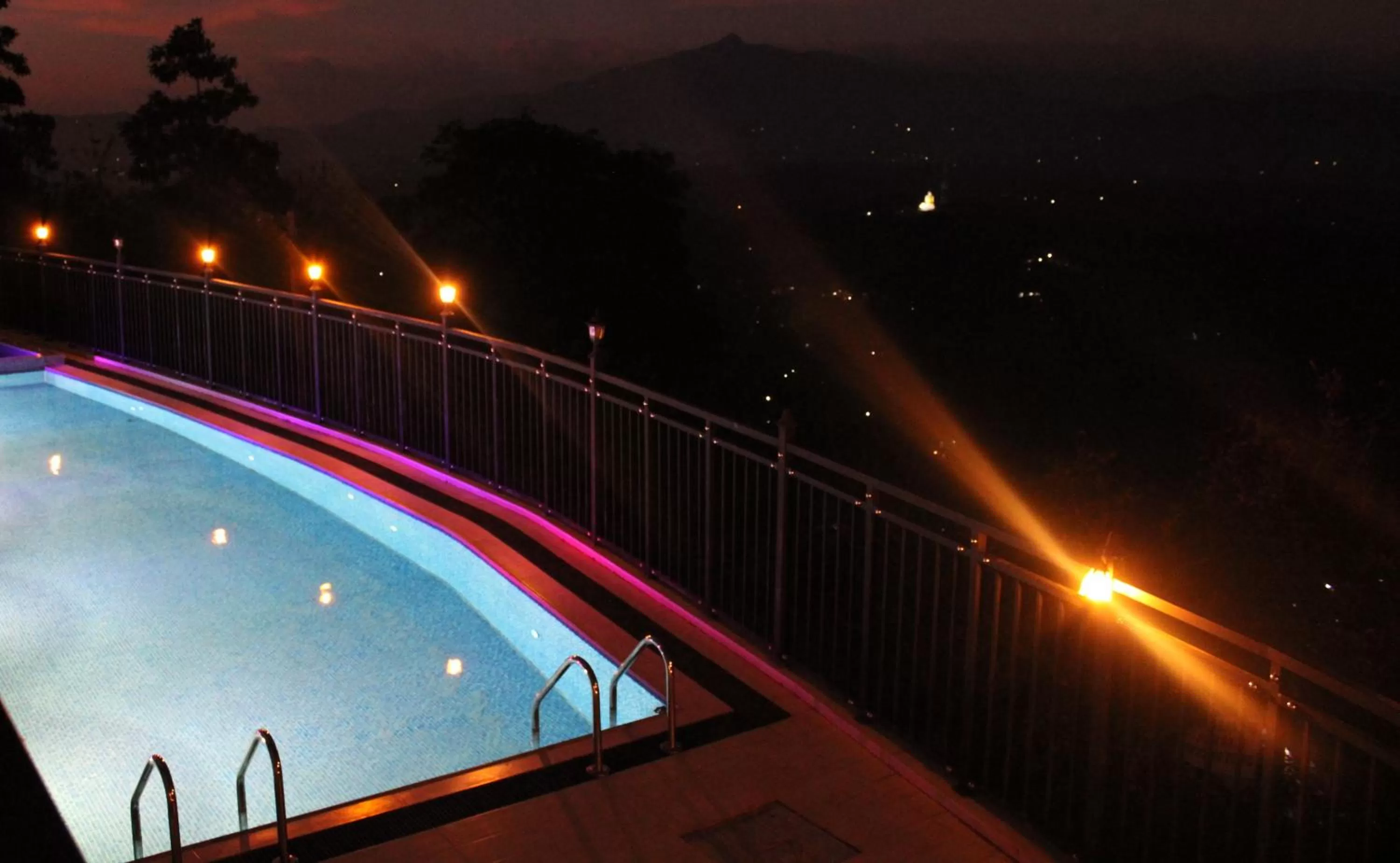 Swimming pool in Sky Gate kandy