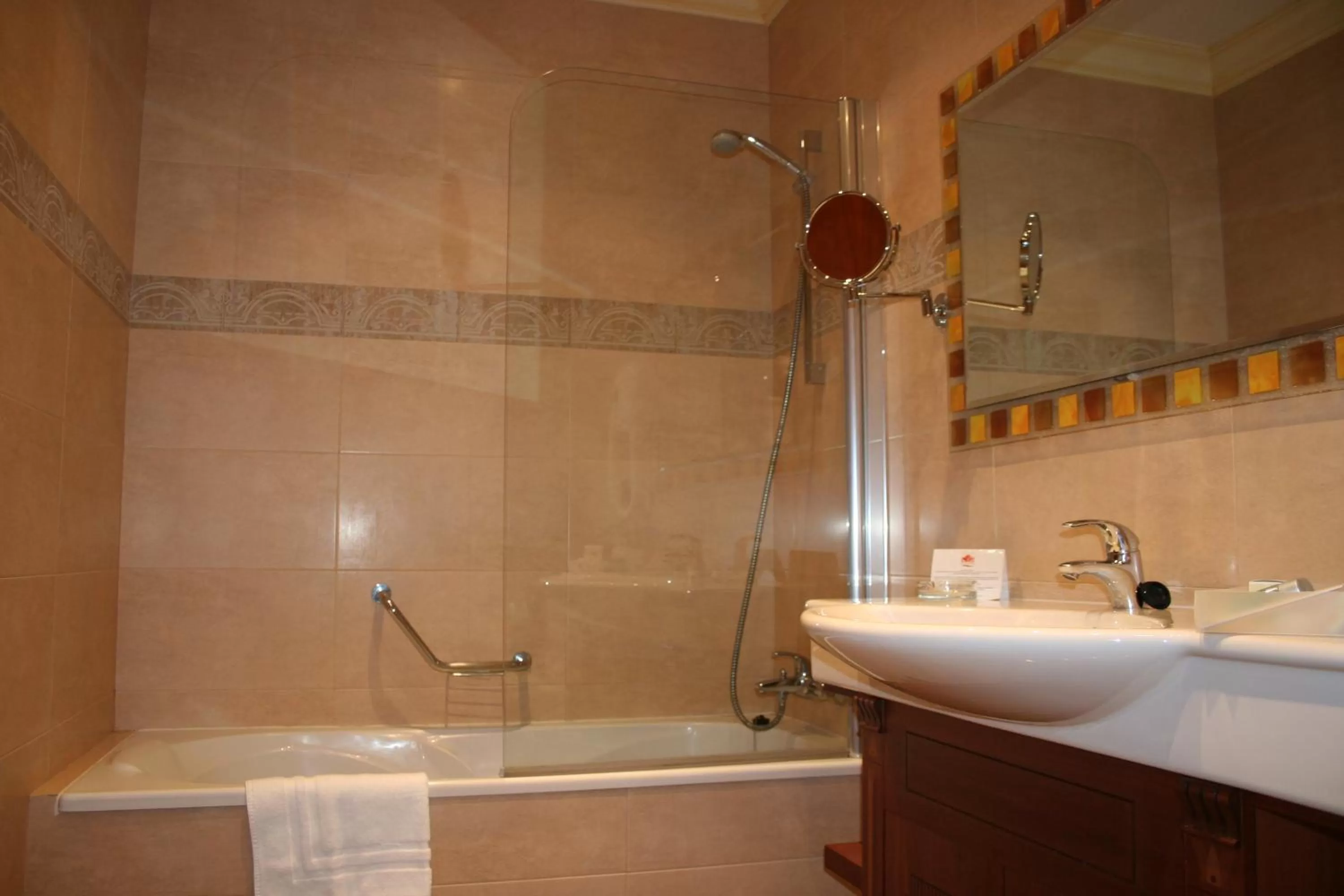 Bath in Hotel Palacio de la Magdalena