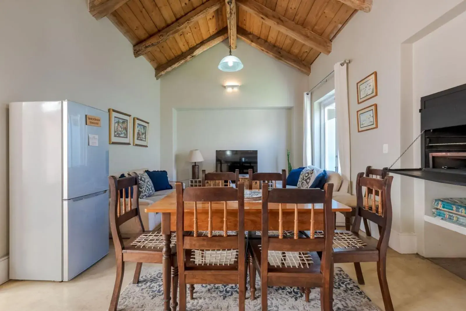 Dining Area in Blue Bay Lodge