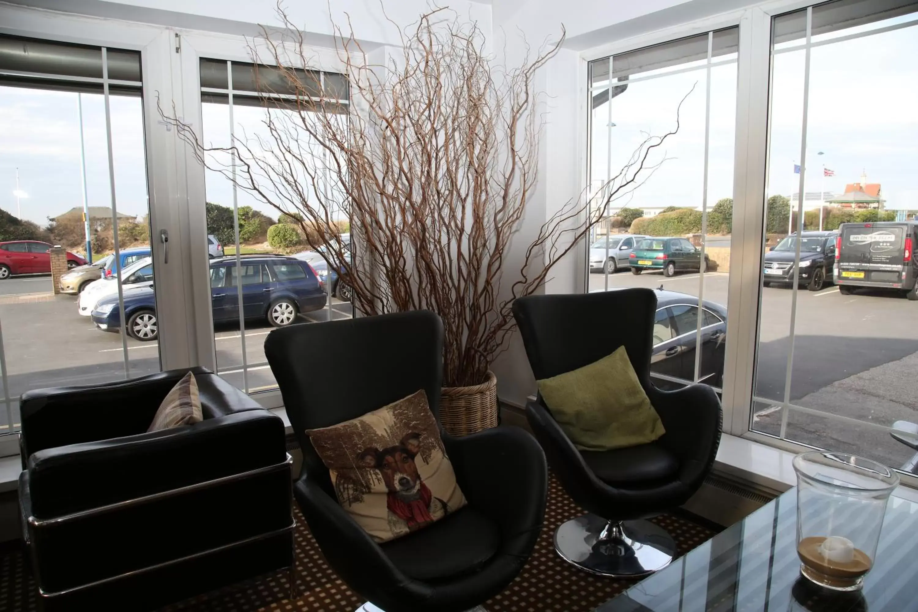 Seating area in Inn On The Prom At The Fernlea Hotel