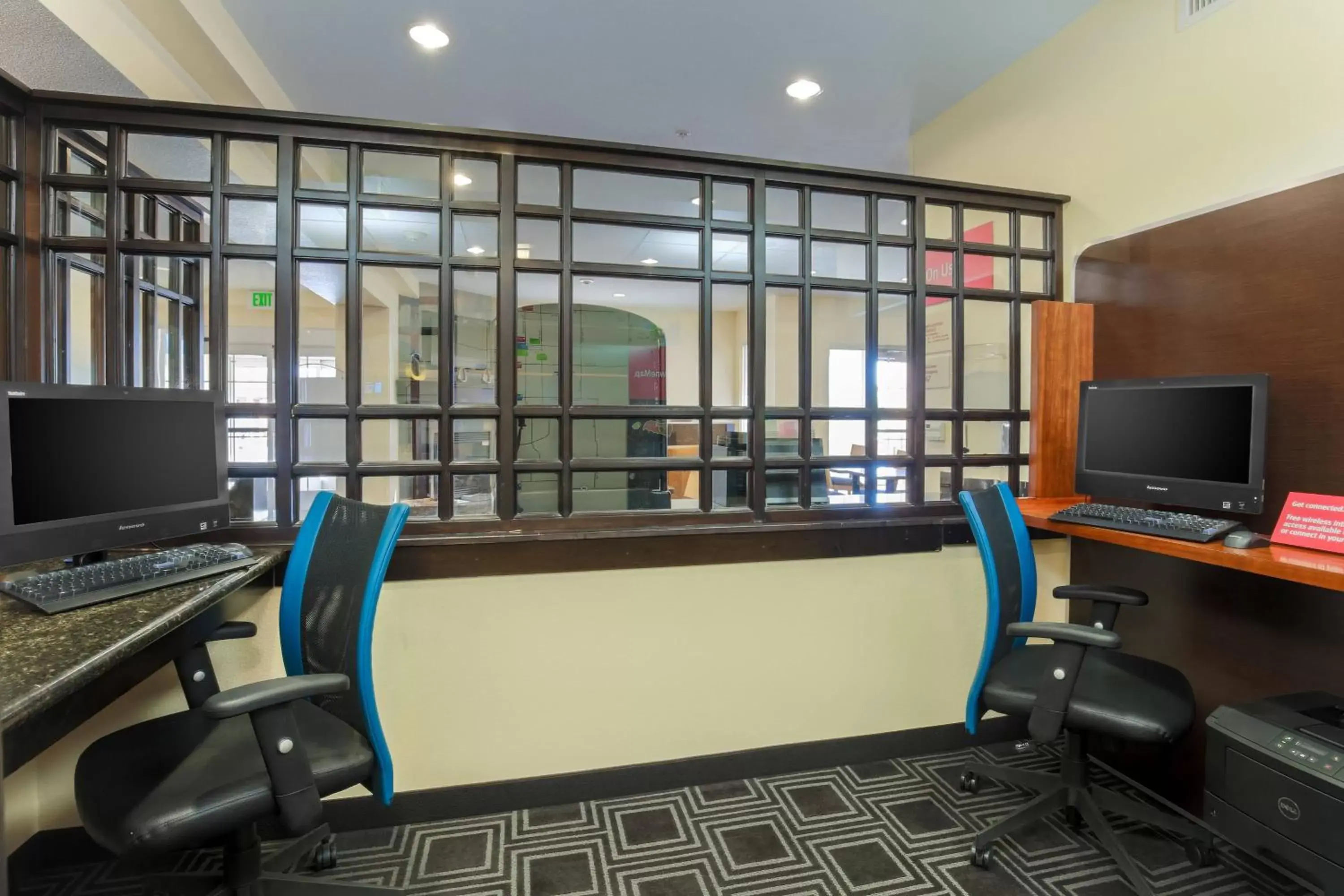 Business facilities, TV/Entertainment Center in TownePlace Suites El Centro