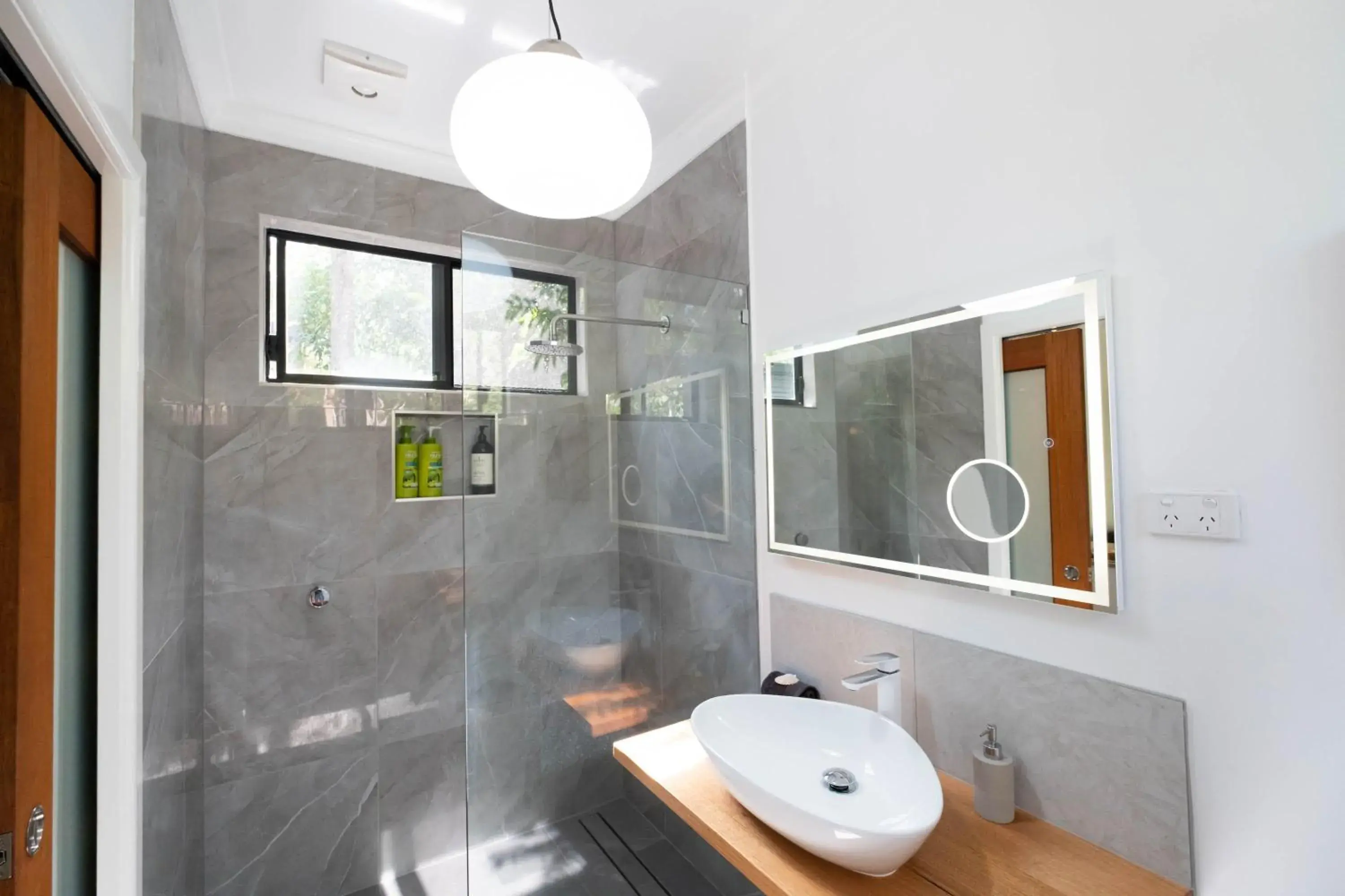 Bathroom in Airlie Beach Eco Cabins - Adults Only