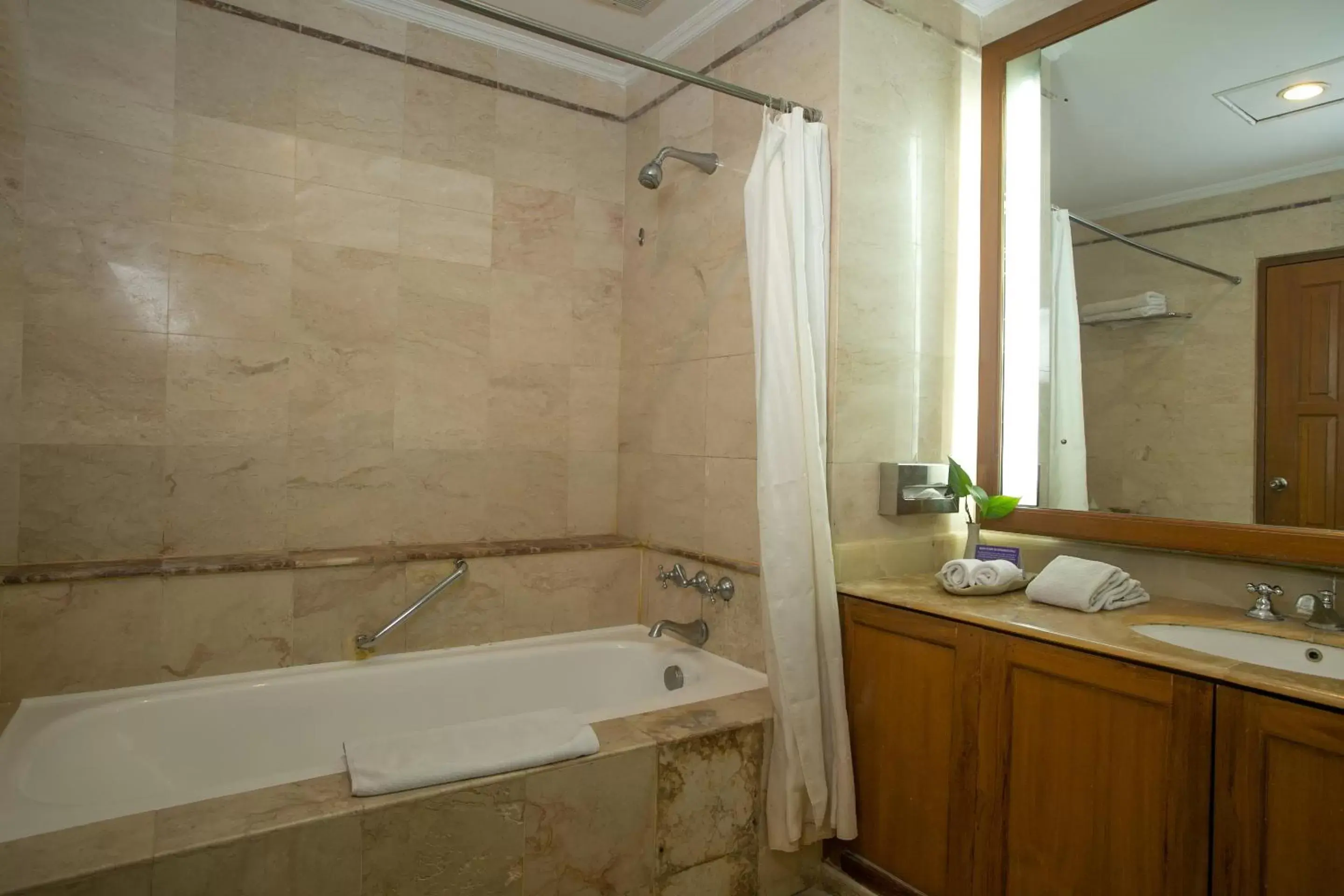 Shower, Bathroom in Parigata Resorts and Spa