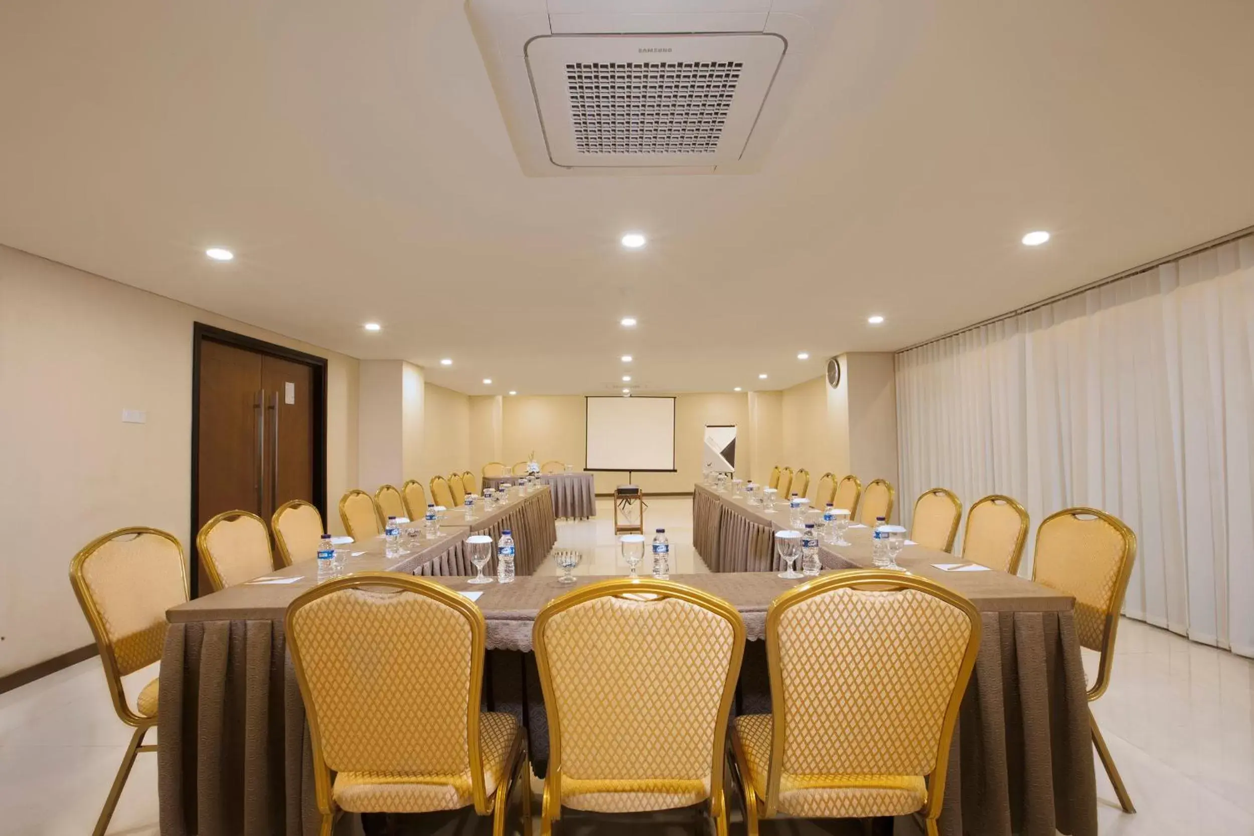 Meeting/conference room in Verse Hotel Cirebon