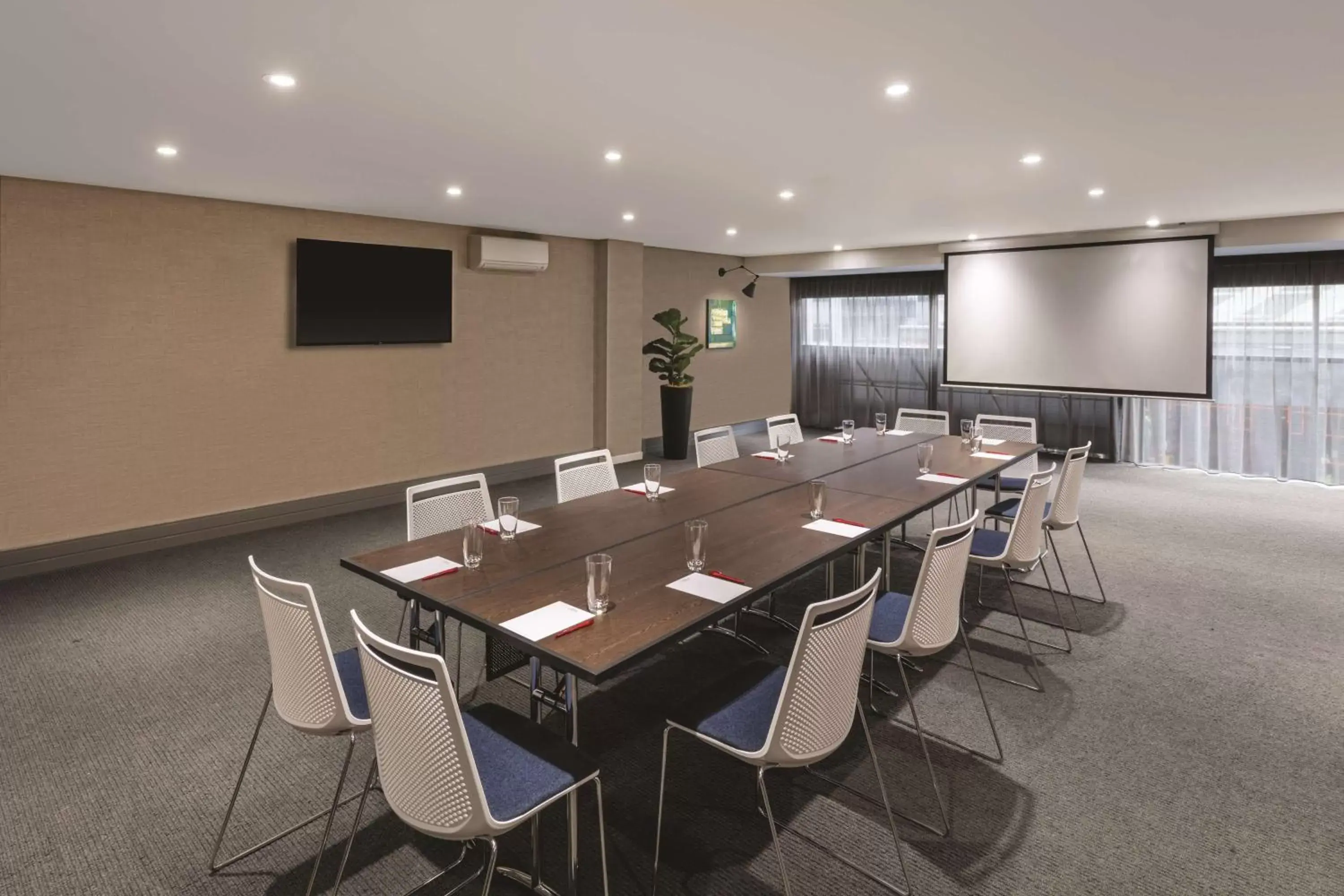 Meeting/conference room in Adina Apartment Hotel Auckland Britomart