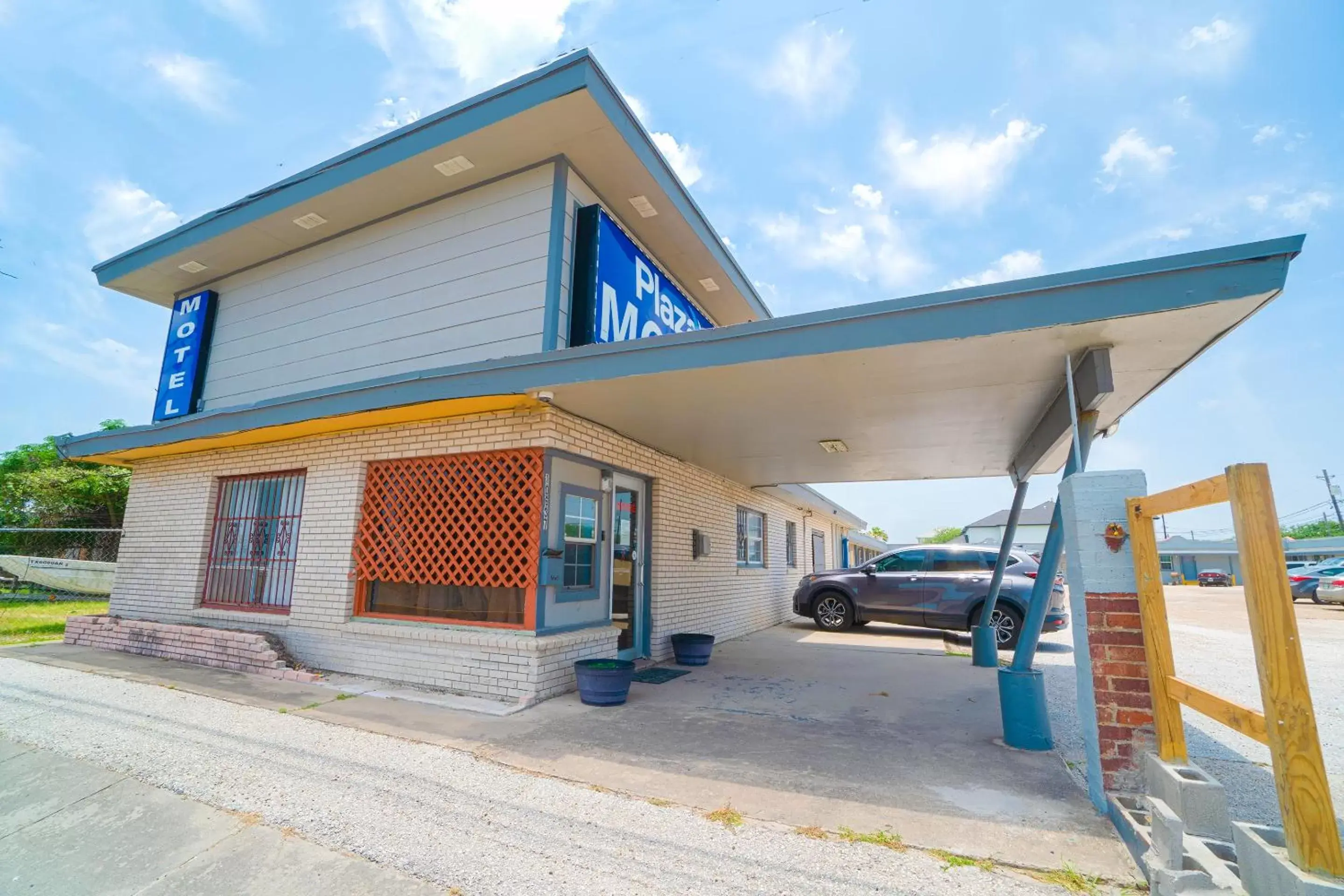 Property building in Plaza Motel Corpus Christi by OYO Property building in Plaza Motel Corpus Christi by OYO