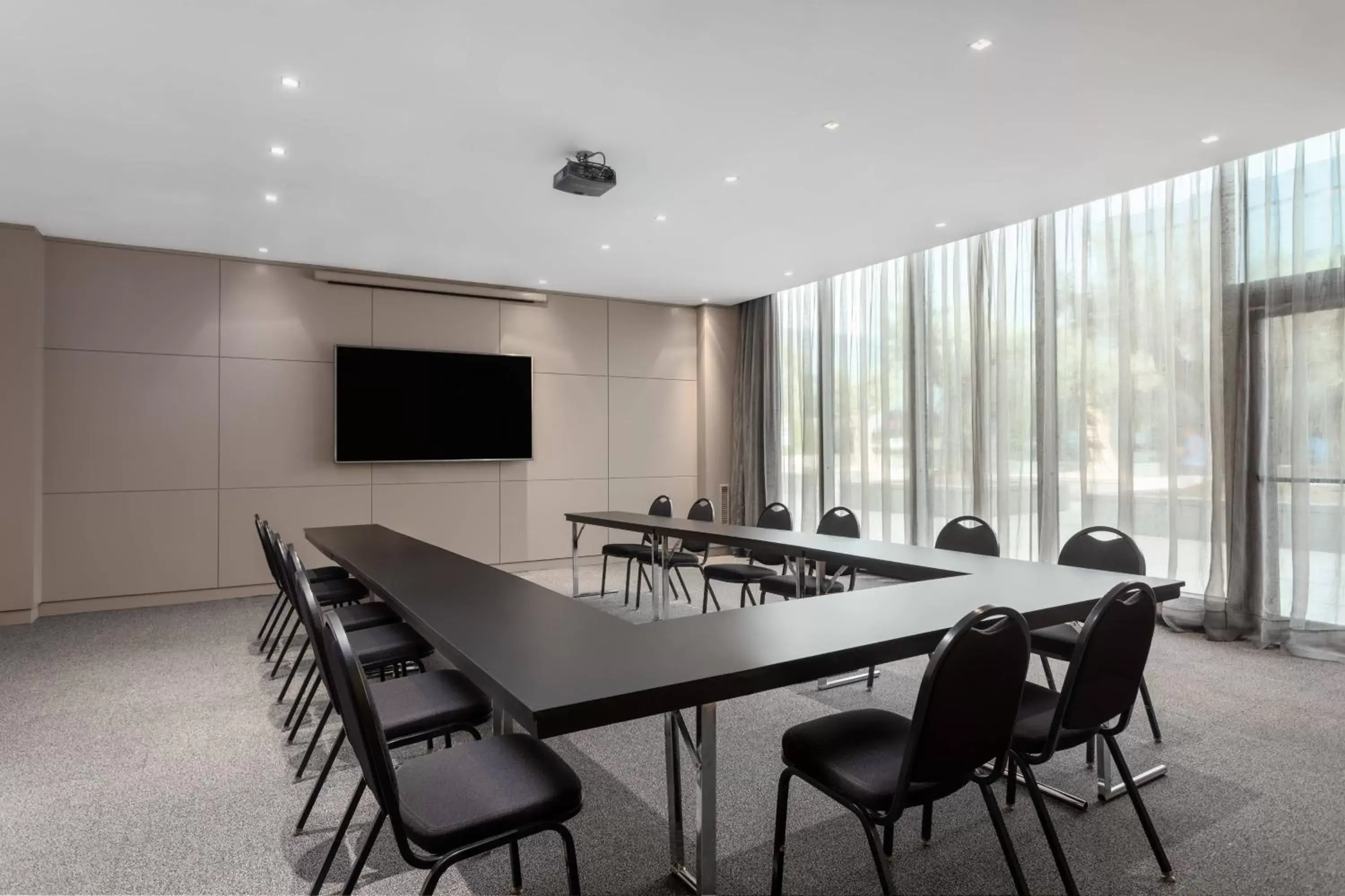 Meeting/conference room in AC Hotel La Finca by Marriott