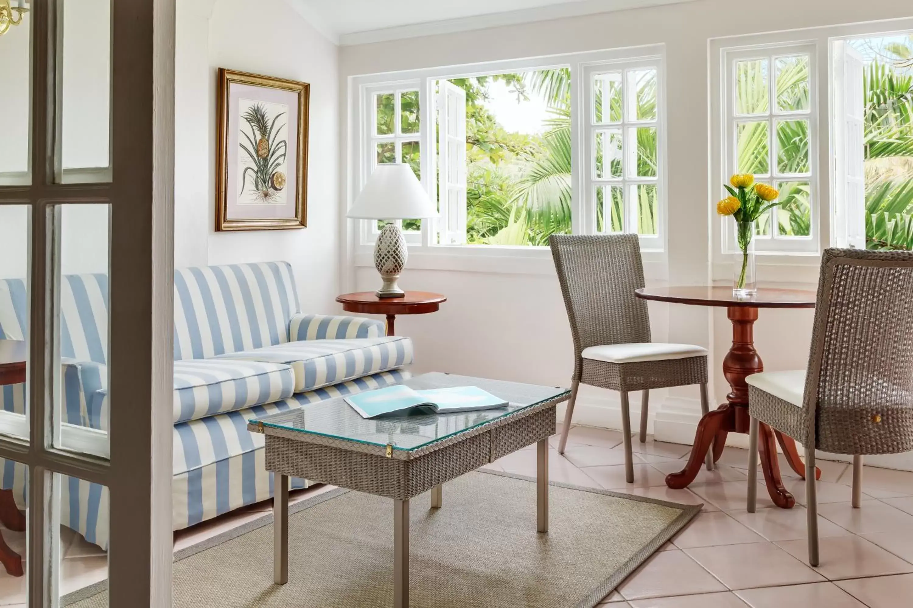 Living room, Seating Area in Couples Sans Souci