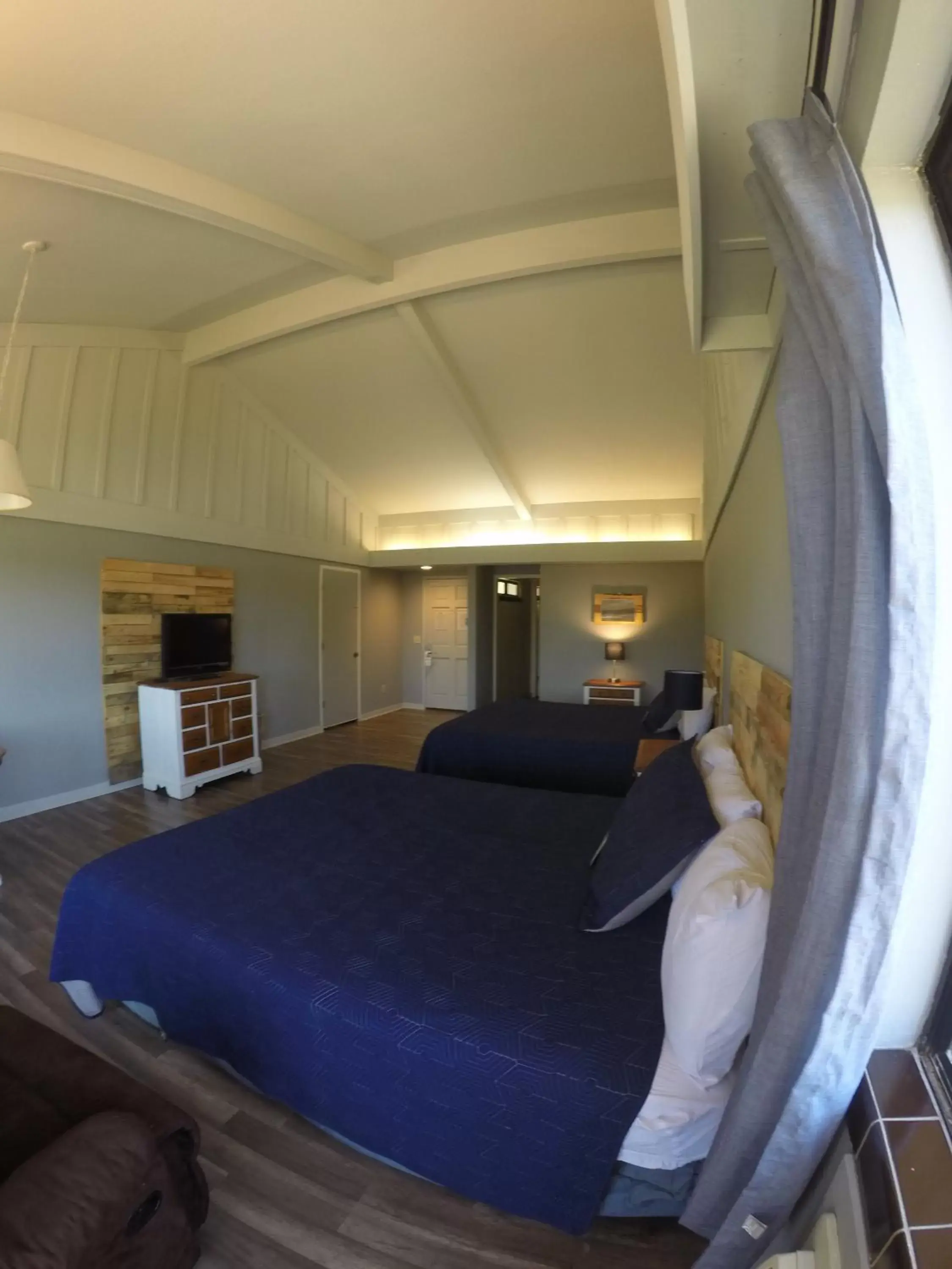 Bed in Ridgemark Golf Club and Resort