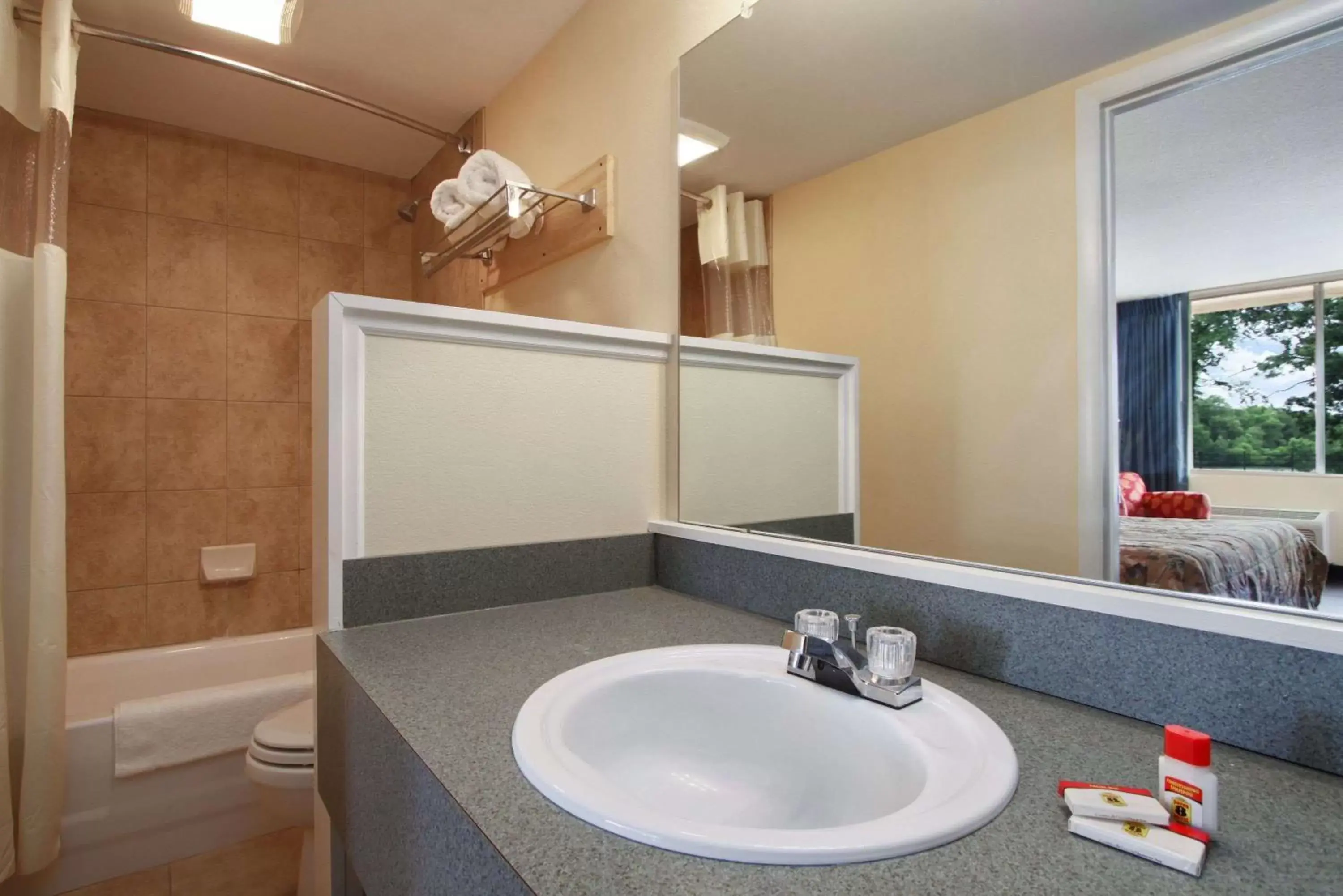 Photo of the whole room, Bathroom in Super 8 by Wyndham Dover