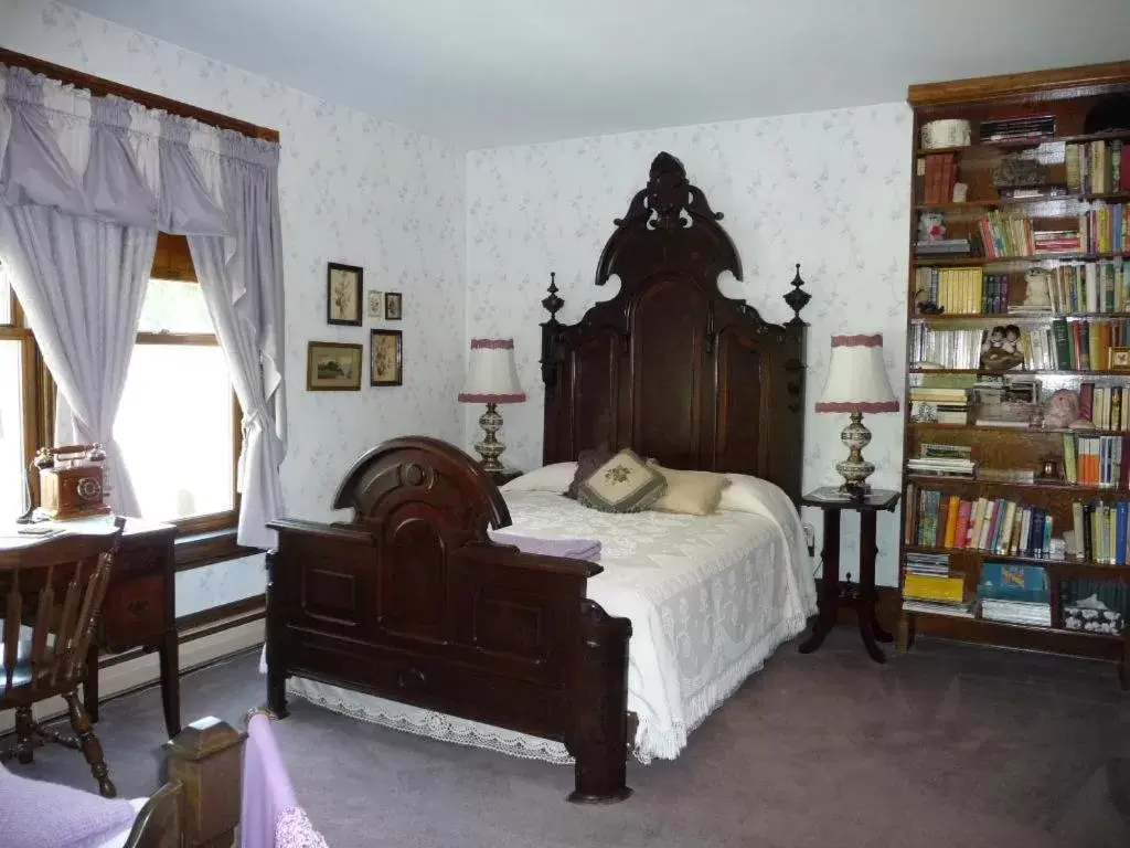 Bedroom in Victorian Loft Bed and Breakfast