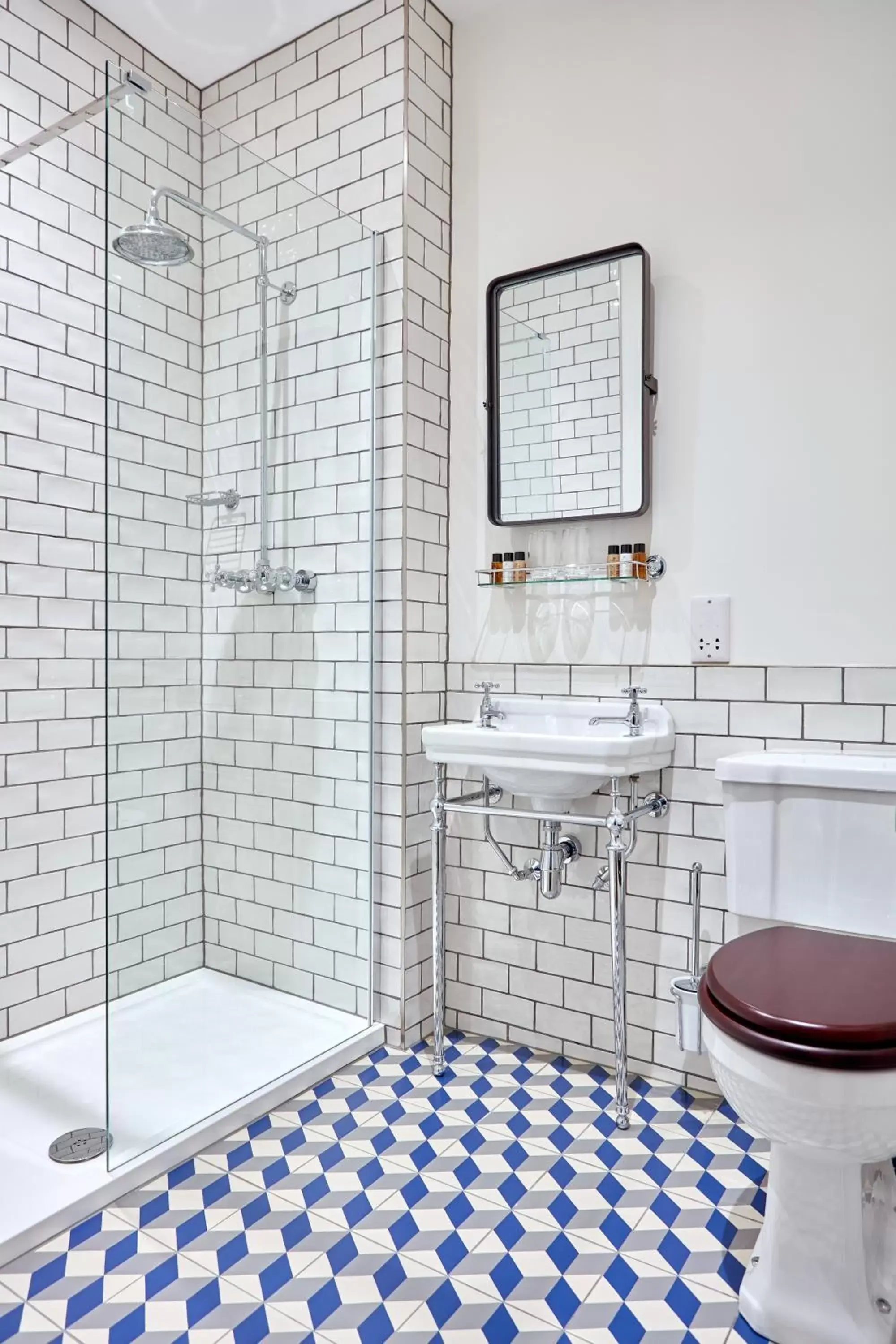 Shower, Bathroom in The Priory Hotel