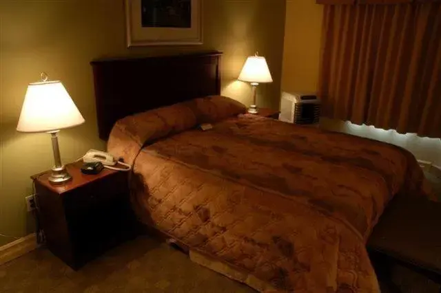 Bed in Nova Inn Inuvik