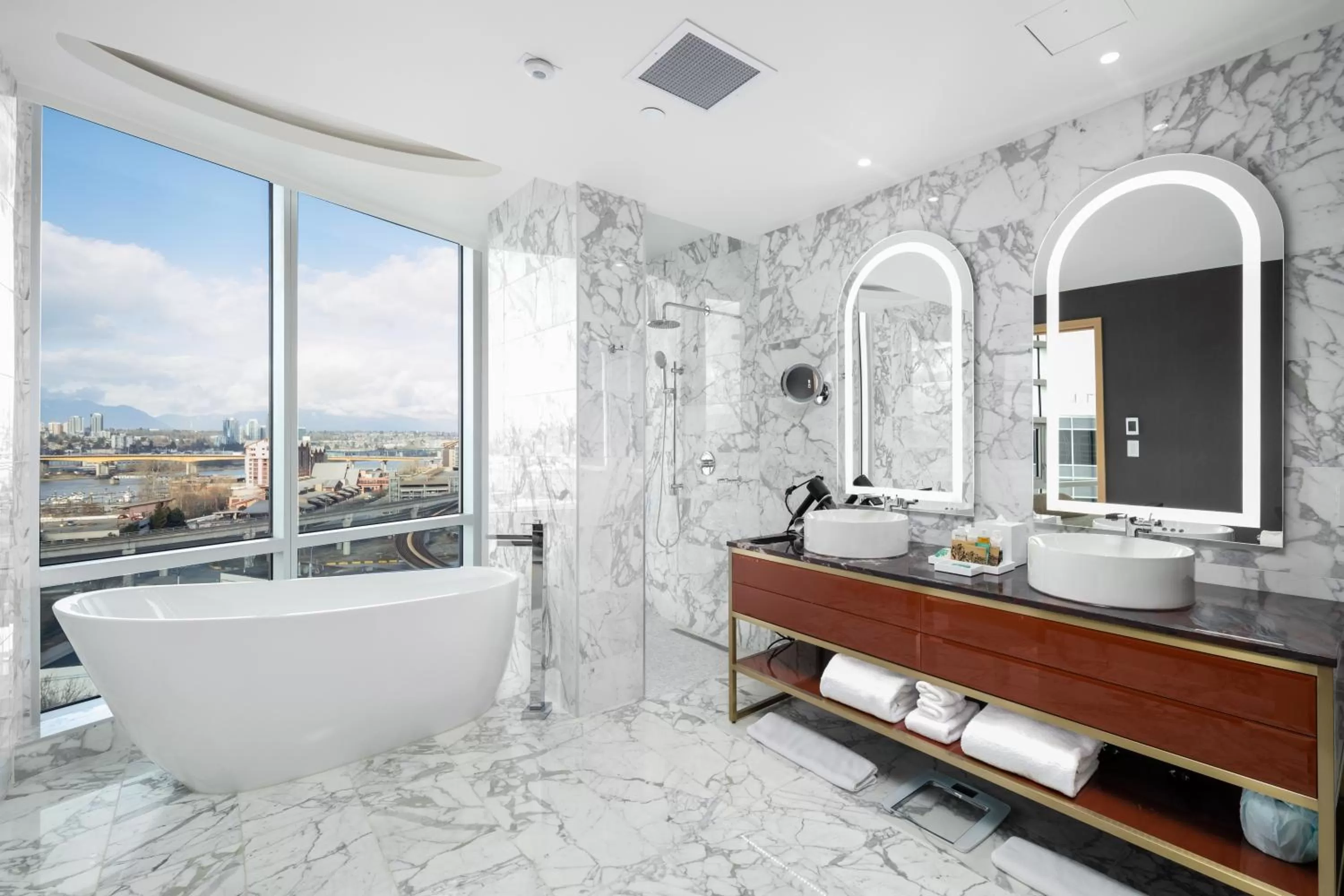 Shower in Versante Hotel